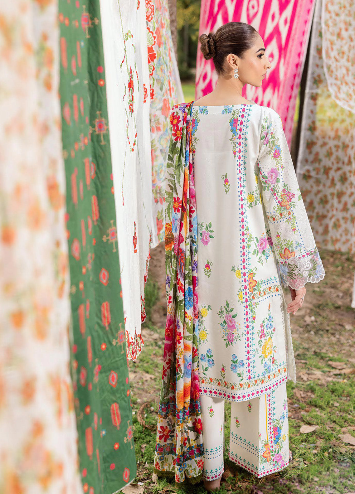 RajBari Schiffli Printkari Embroidered Lawn 3 Piece Unstitched Suit RB25S SPE-08 RajBari Schiffli Printkari Embroidered Lawn 3 Piece Unstitched Suit RB25S SPE-08