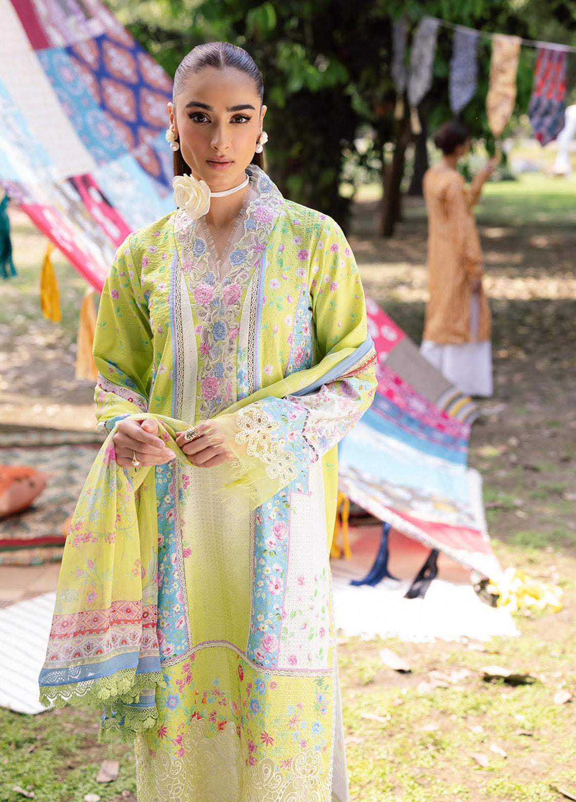 RajBari Schiffli Printkari Embroidered Lawn 3 Piece Unstitched Suit RB25S SPE-09 RajBari Schiffli Printkari Embroidered Lawn 3 Piece Unstitched Suit RB25S SPE-09