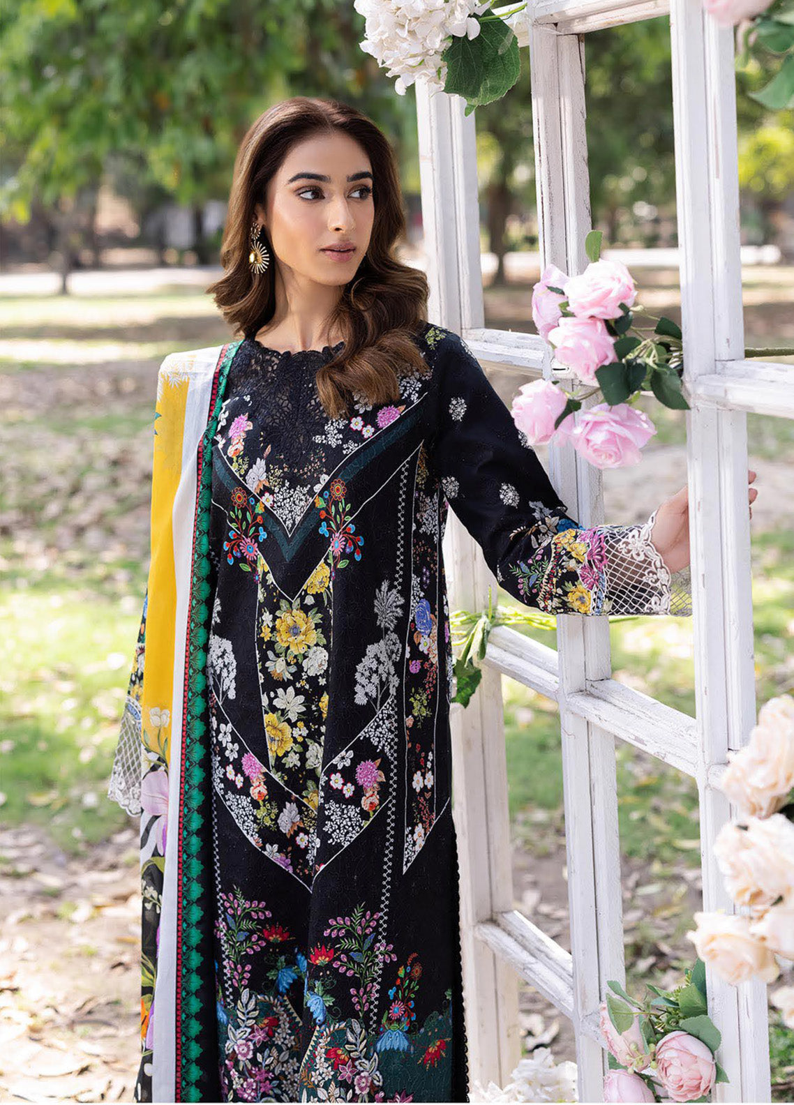 RajBari Schiffli Printkari Embroidered Lawn 3 Piece Unstitched Suit RB25S SPE-10 RajBari Schiffli Printkari Embroidered Lawn 3 Piece Unstitched Suit RB25S SPE-10