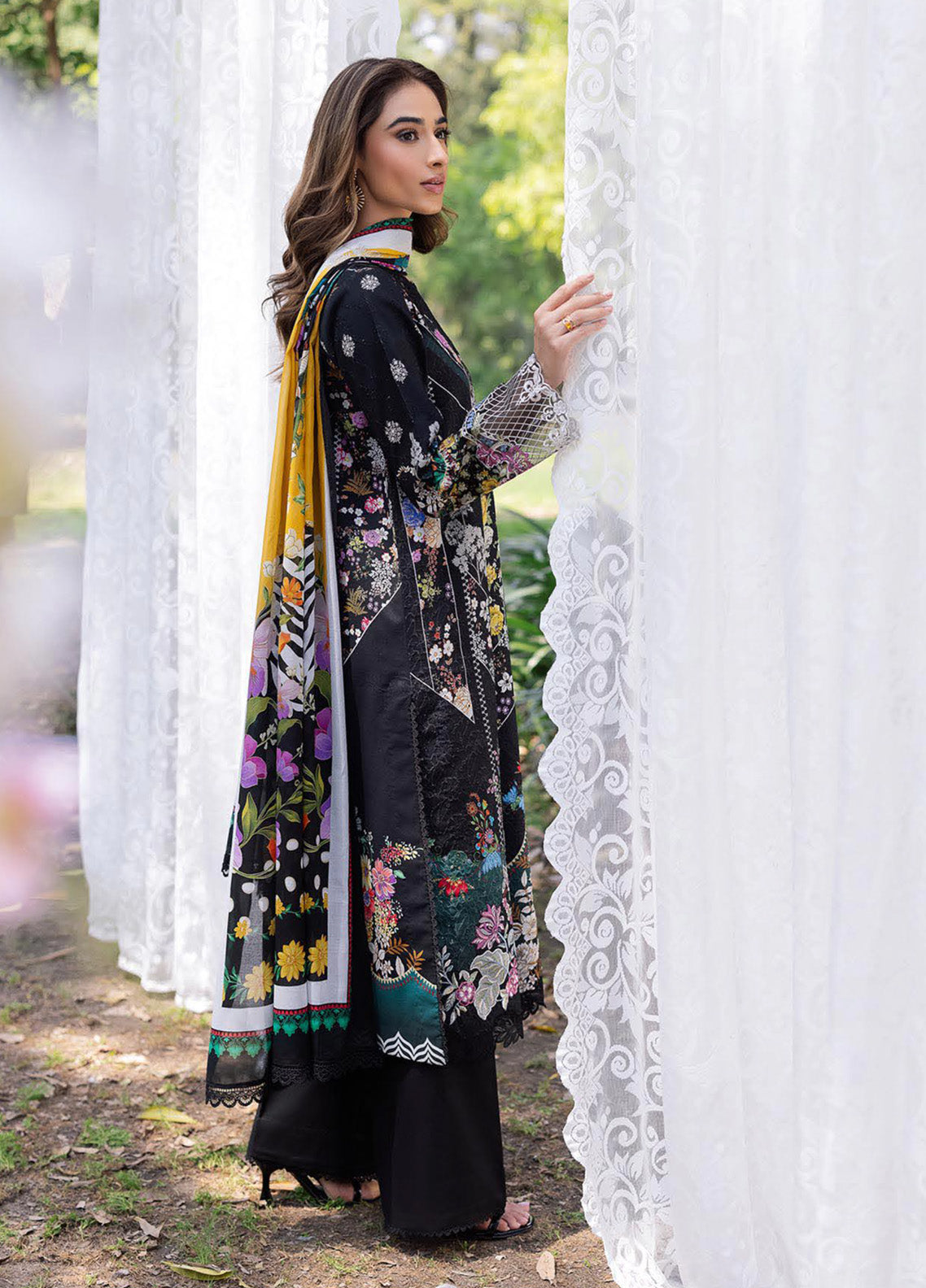 RajBari Schiffli Printkari Embroidered Lawn 3 Piece Unstitched Suit RB25S SPE-10 RajBari Schiffli Printkari Embroidered Lawn 3 Piece Unstitched Suit RB25S SPE-10