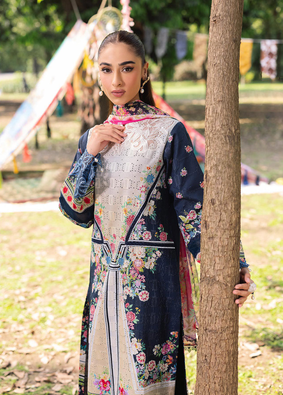 RajBari Schiffli Printkari Embroidered Lawn 3 Piece Unstitched Suit RB25S SPE-12 RajBari Schiffli Printkari Embroidered Lawn 3 Piece Unstitched Suit RB25S SPE-12