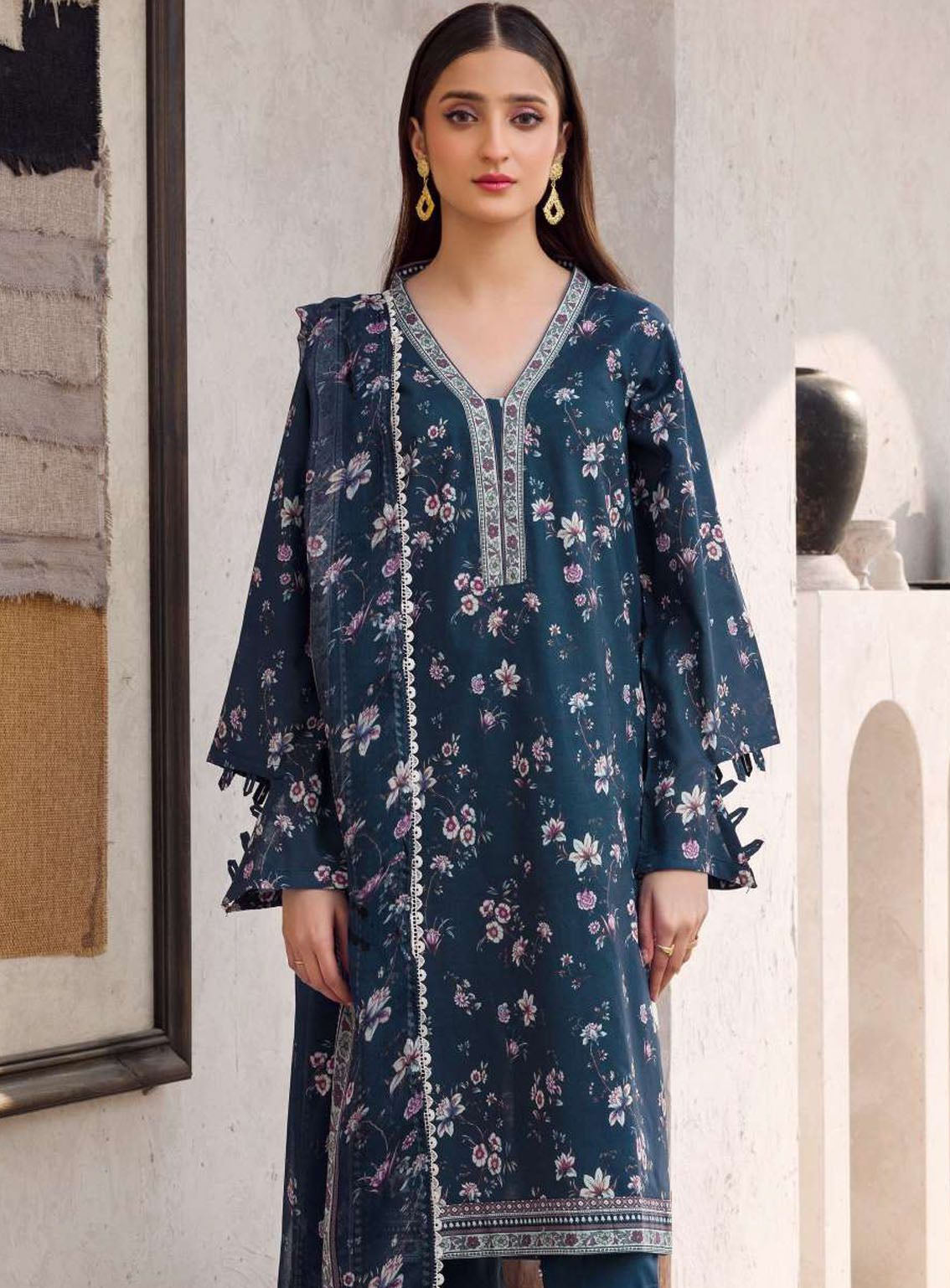 Rang By Motifz Digital Printed Lawn 3 Piece Unstitched Suit MT24D 4605 AFRA Rang By Motifz Digital Printed Lawn 3 Piece Unstitched Suit MT24D 4605 AFRA