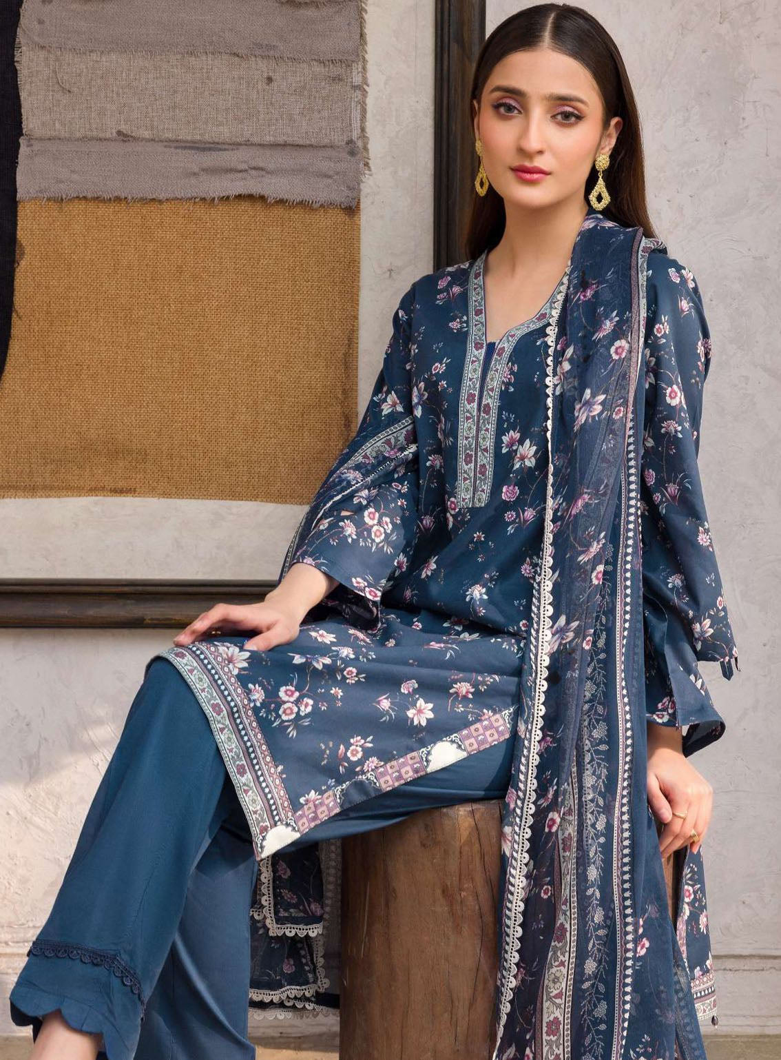 Rang By Motifz Digital Printed Lawn 3 Piece Unstitched Suit MT24D 4605 AFRA Rang By Motifz Digital Printed Lawn 3 Piece Unstitched Suit MT24D 4605 AFRA