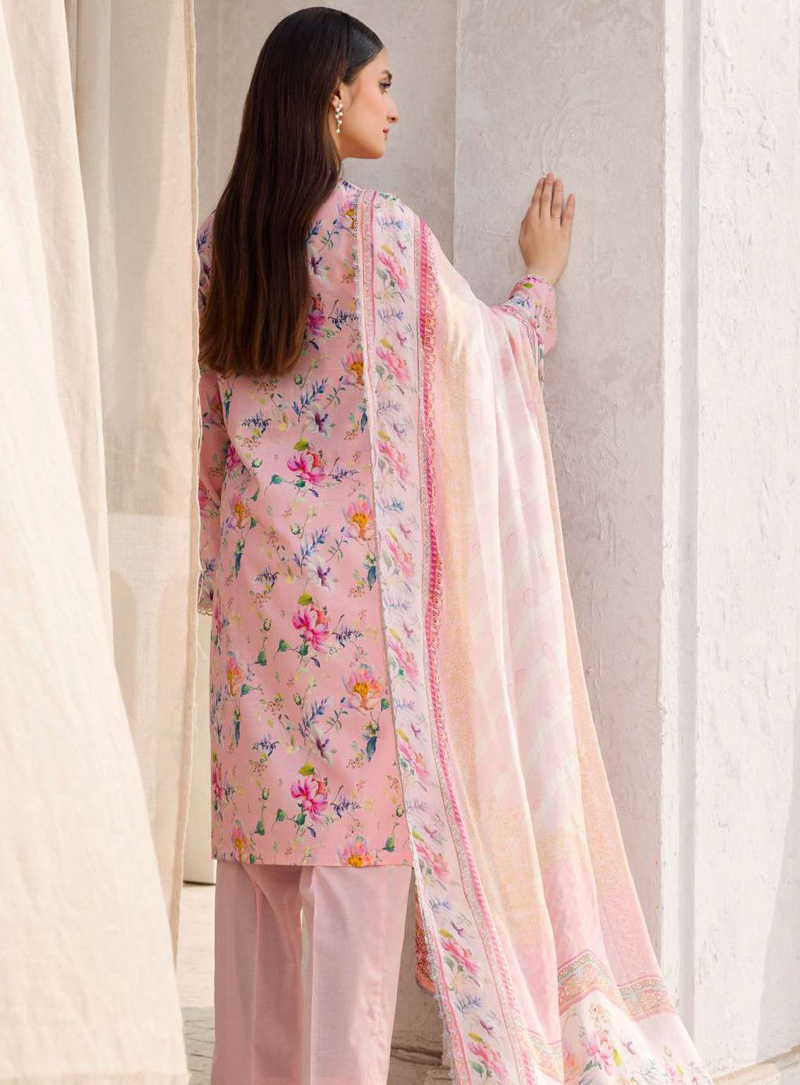 Rang By Motifz Digital Printed Lawn 3 Piece Unstitched Suit MT24D 4610 ALYA Rang By Motifz Digital Printed Lawn 3 Piece Unstitched Suit MT24D 4610 ALYA