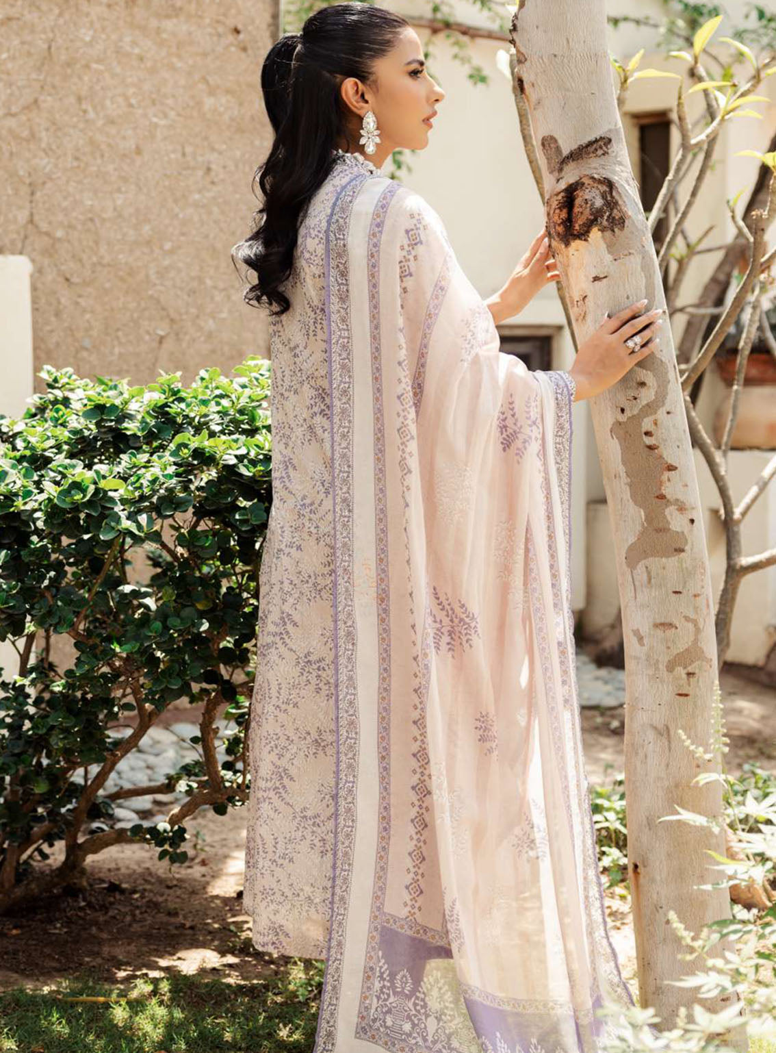 Rang By Motifz Digital Printed Lawn 3 Piece Unstitched Suit MTF24RPL 4720 SAVANAH Rang By Motifz Digital Printed Lawn 3 Piece Unstitched Suit MTF24RPL 4720 SAVANAH