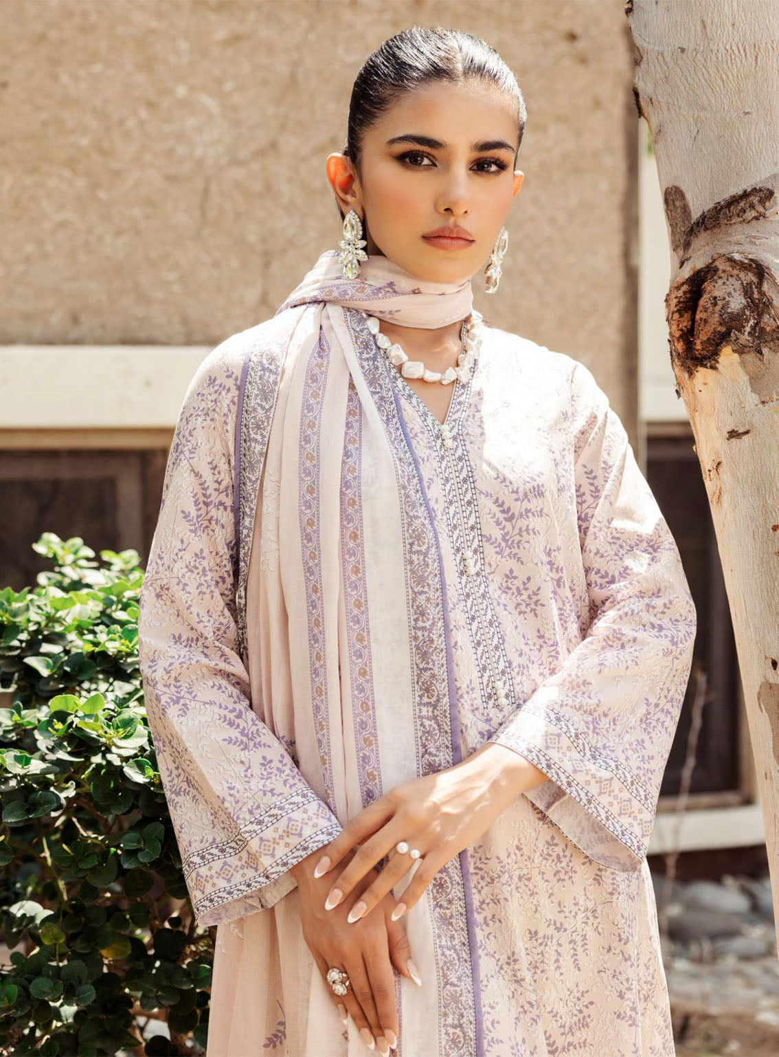 Rang By Motifz Digital Printed Lawn 3 Piece Unstitched Suit MTF24RPL 4720 SAVANAH Rang By Motifz Digital Printed Lawn 3 Piece Unstitched Suit MTF24RPL 4720 SAVANAH