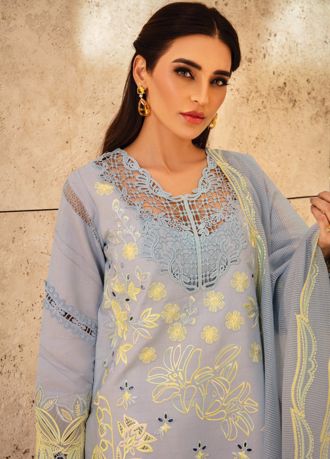 Rang Rasiya Premium Embroidered Lawn 3 Piece Unstitched Suit RR25PS D-RR-04 ELNAZ Rang Rasiya Premium Embroidered Lawn 3 Piece Unstitched Suit RR25PS D-RR-04 ELNAZ