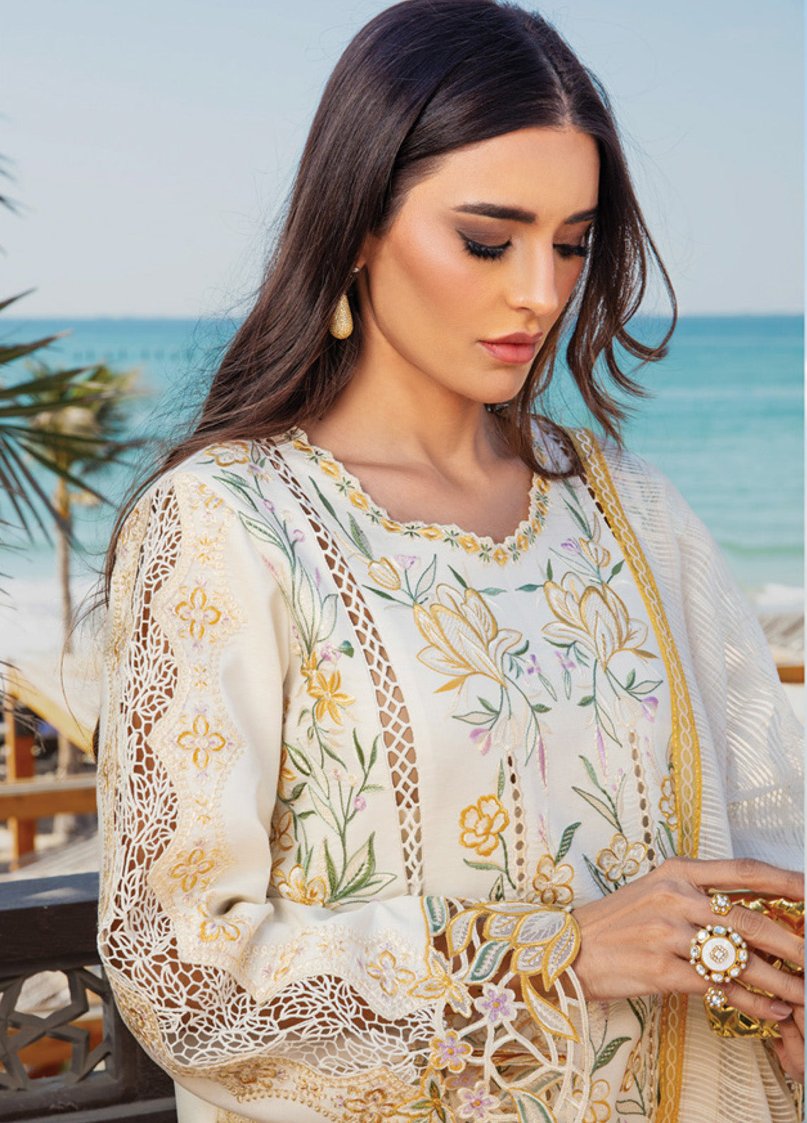 Rang Rasiya Premium Embroidered Lawn 3 Piece Unstitched Suit RR25PS D-RR-07 NOOREH Rang Rasiya Premium Embroidered Lawn 3 Piece Unstitched Suit RR25PS D-RR-07 NOOREH