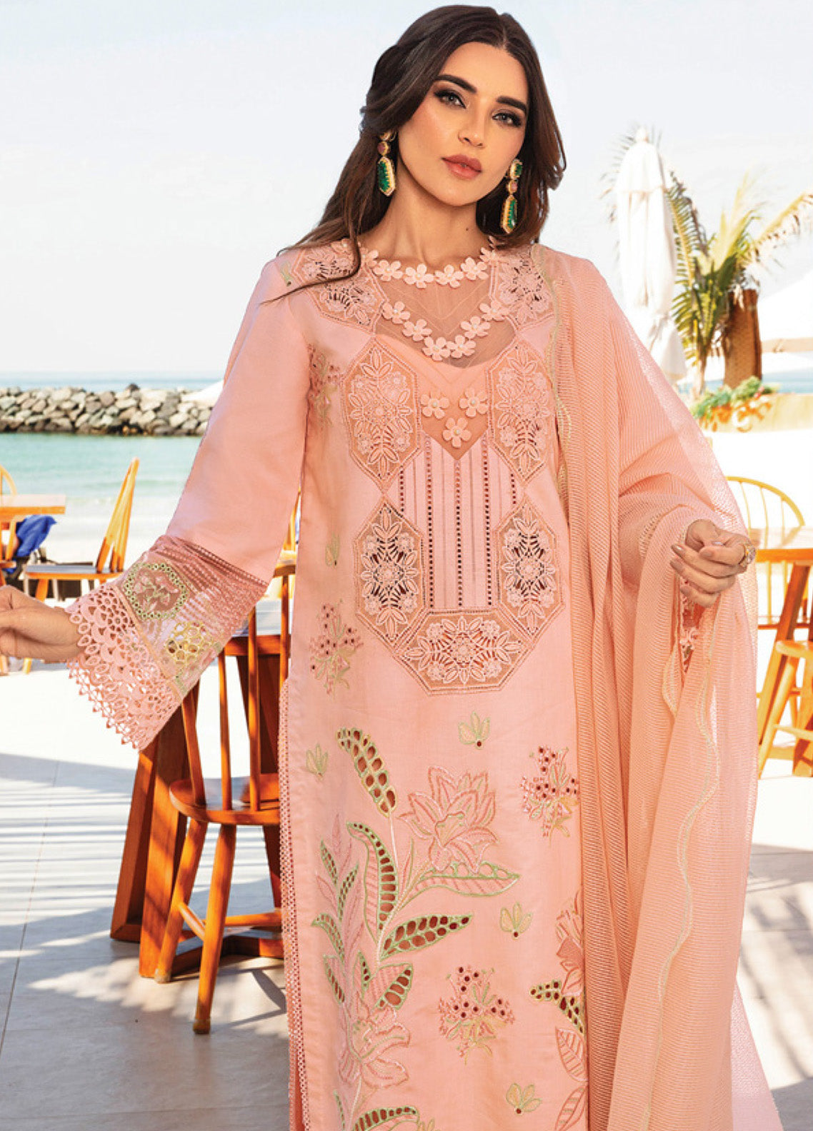 Rang Rasiya Premium Embroidered Lawn 3 Piece Unstitched Suit RR25PS D-RR-08 BAREEHA Rang Rasiya Premium Embroidered Lawn 3 Piece Unstitched Suit RR25PS D-RR-08 BAREEHA
