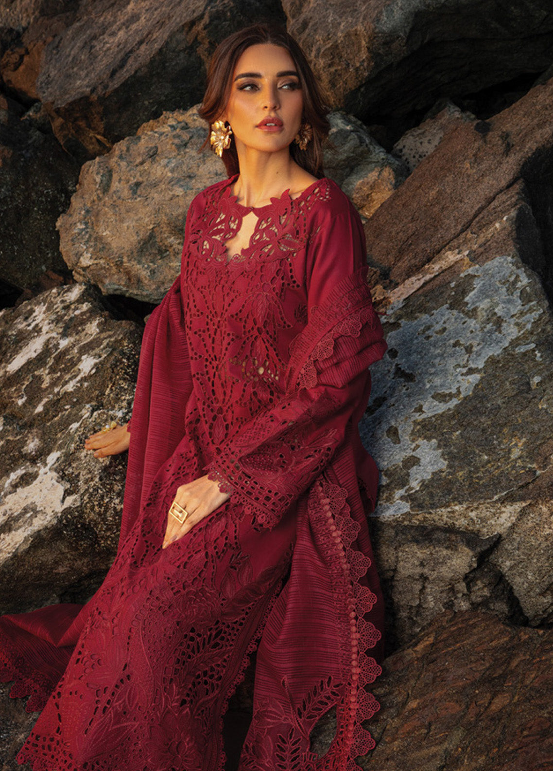 Rang Rasiya Premium Embroidered Lawn 3 Piece Unstitched Suit RR25PS D-RR-13 ALAYA Rang Rasiya Premium Embroidered Lawn 3 Piece Unstitched Suit RR25PS D-RR-13 ALAYA