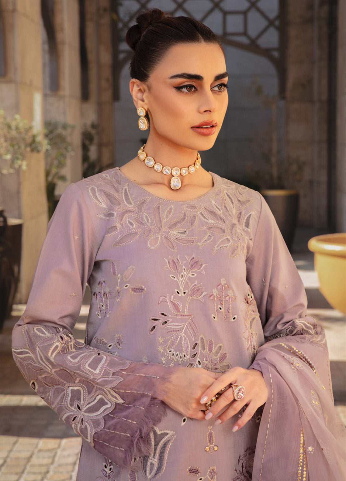 Rang Rasiya Premium Embroidered Lawn 3 Piece Unstitched Suit RR25PS D-RR-14 PARISA Rang Rasiya Premium Embroidered Lawn 3 Piece Unstitched Suit RR25PS D-RR-14 PARISA