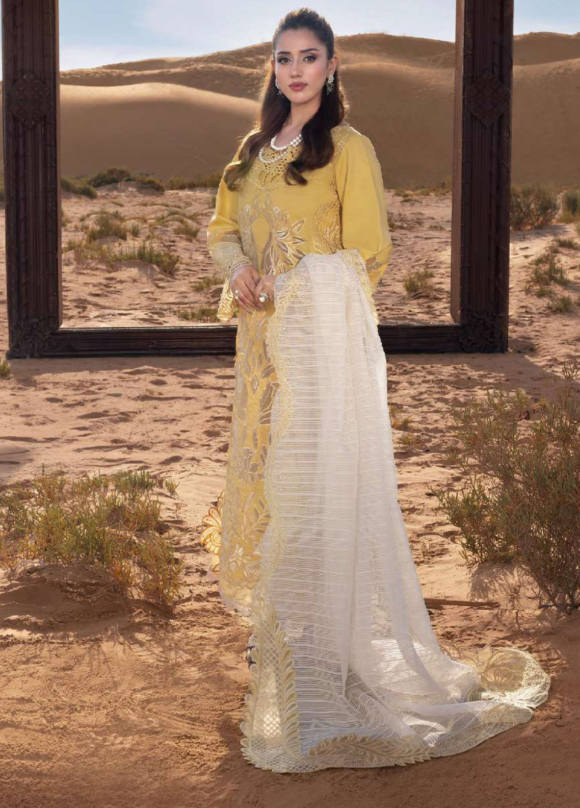 Rang Rasiya Premium Embroidered Lawn 3 Piece Unstitched Suit RR26P D-HOORAIN Rang Rasiya Premium Embroidered Lawn 3 Piece Unstitched Suit RR26P D-HOORAIN