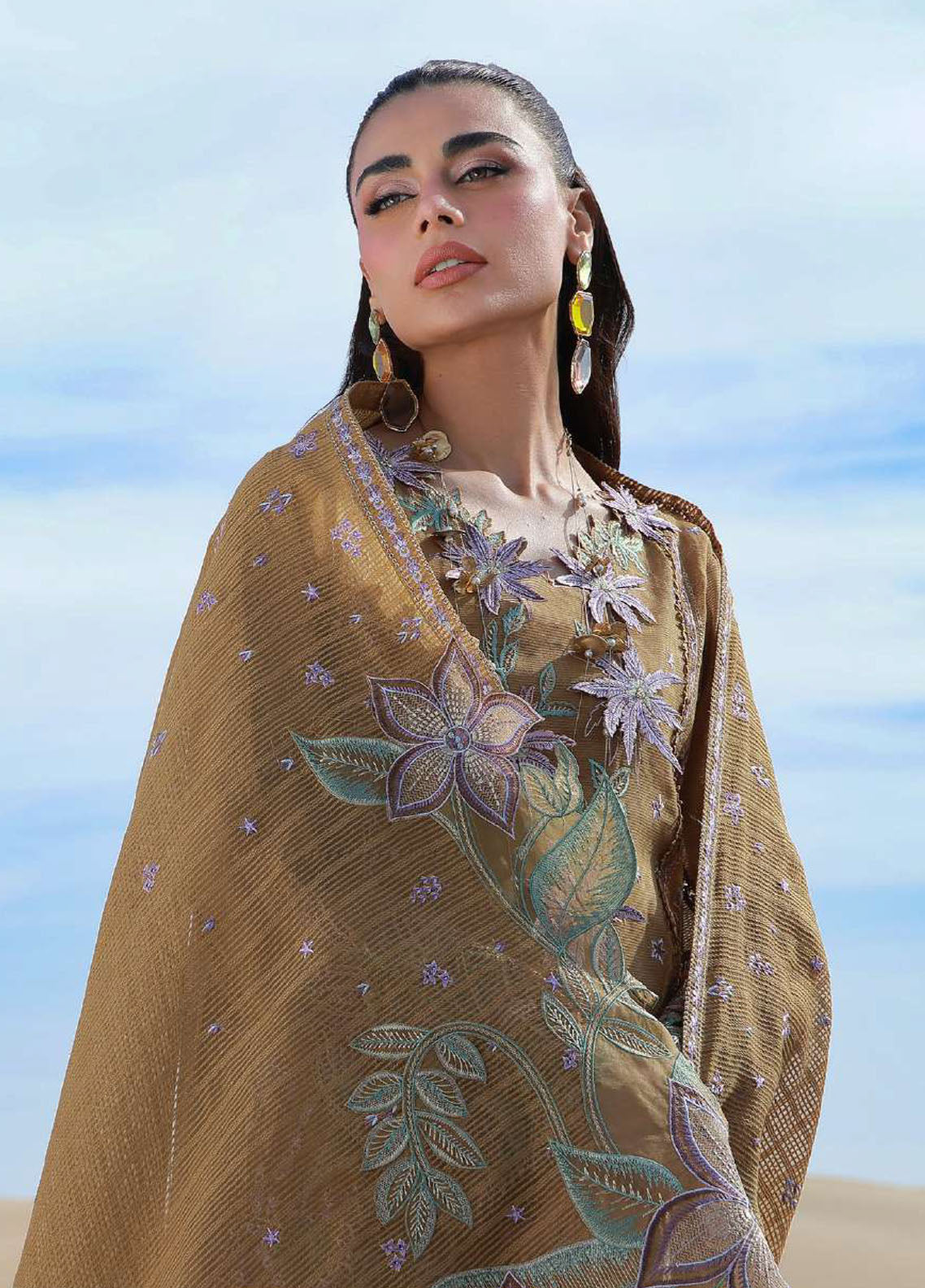 Rang Rasiya Premium Embroidered Lawn 3 Piece Unstitched Suit RR26P D-MINAAL Rang Rasiya Premium Embroidered Lawn 3 Piece Unstitched Suit RR26P D-MINAAL