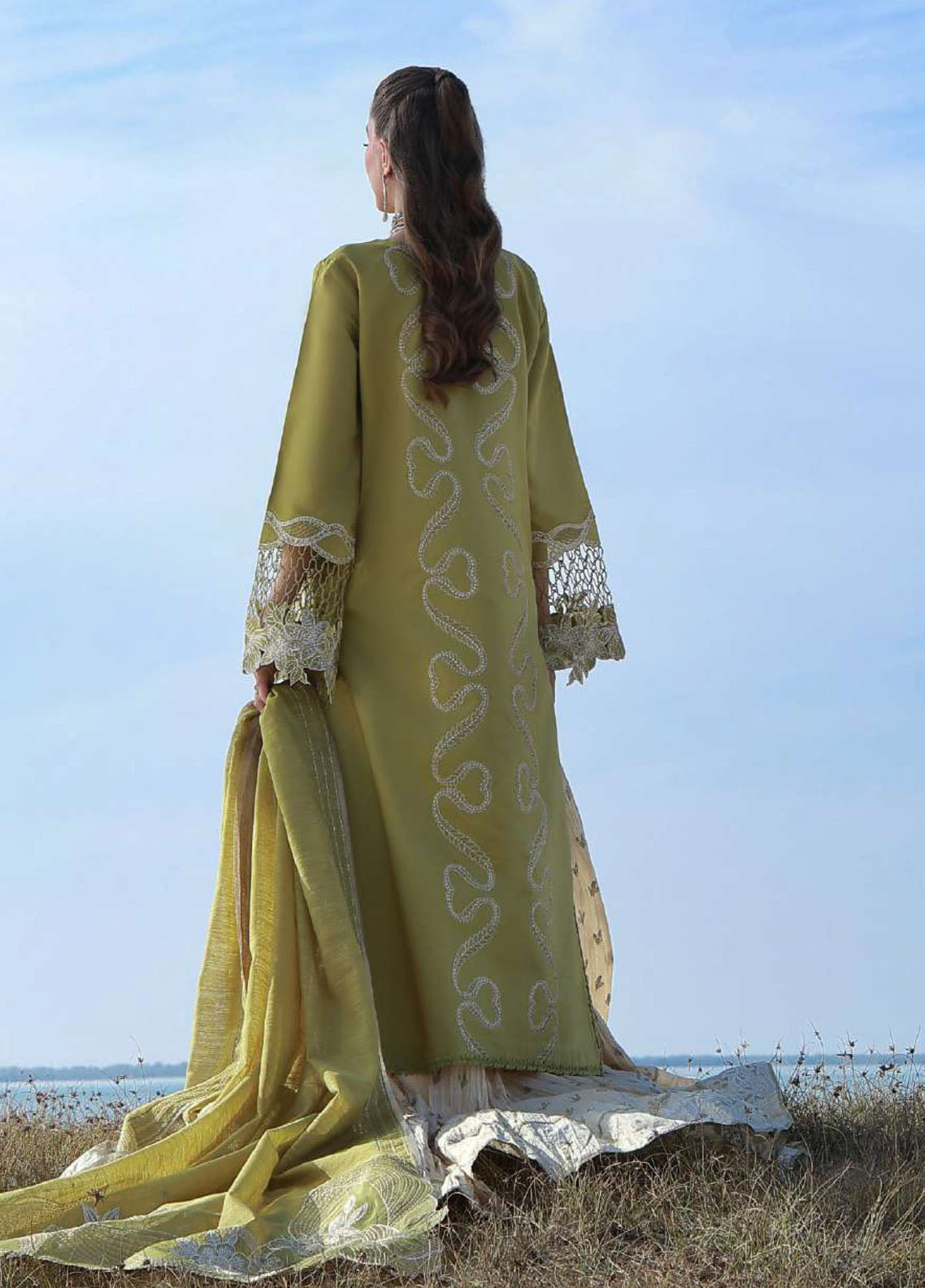 Rang Rasiya Premium Embroidered Lawn 3 Piece Unstitched Suit RR26P D-ZARIAH Rang Rasiya Premium Embroidered Lawn 3 Piece Unstitched Suit RR26P D-ZARIAH