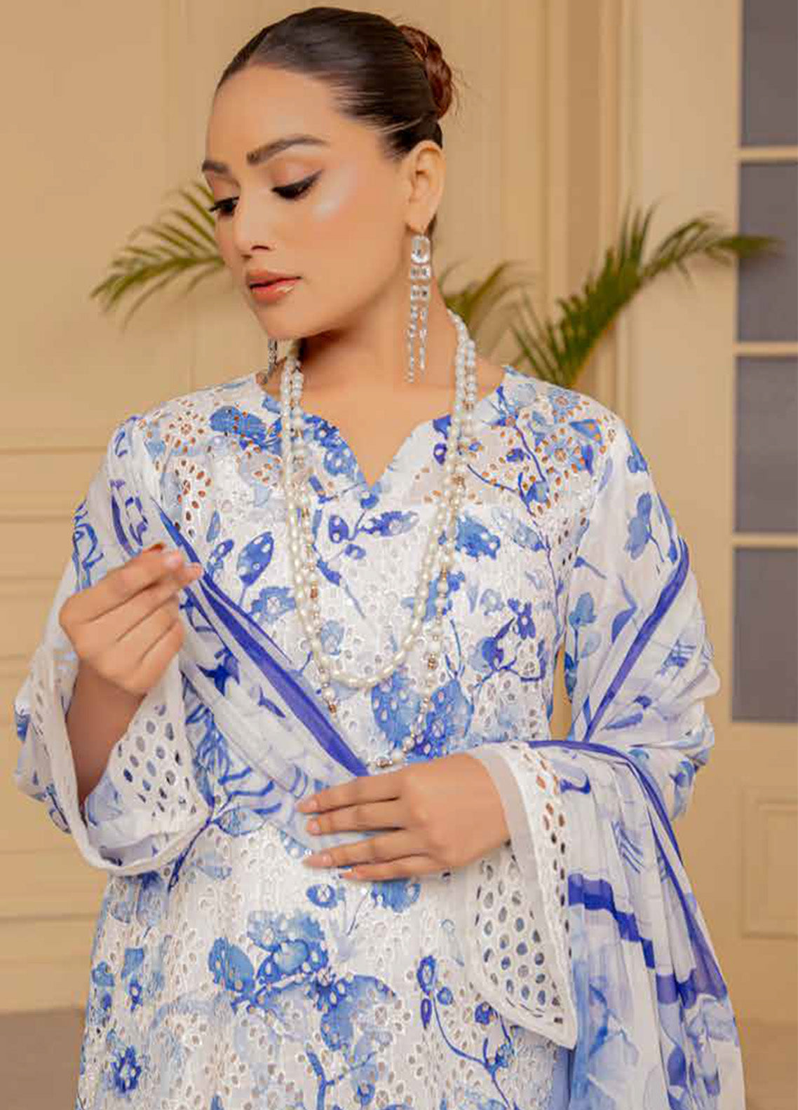 Rangkari By Noorjahan Embroidered Lawn 3 Piece Unstitched Suit NJ25R FLL-02 Rangkari By Noorjahan Embroidered Lawn 3 Piece Unstitched Suit NJ25R FLL-02