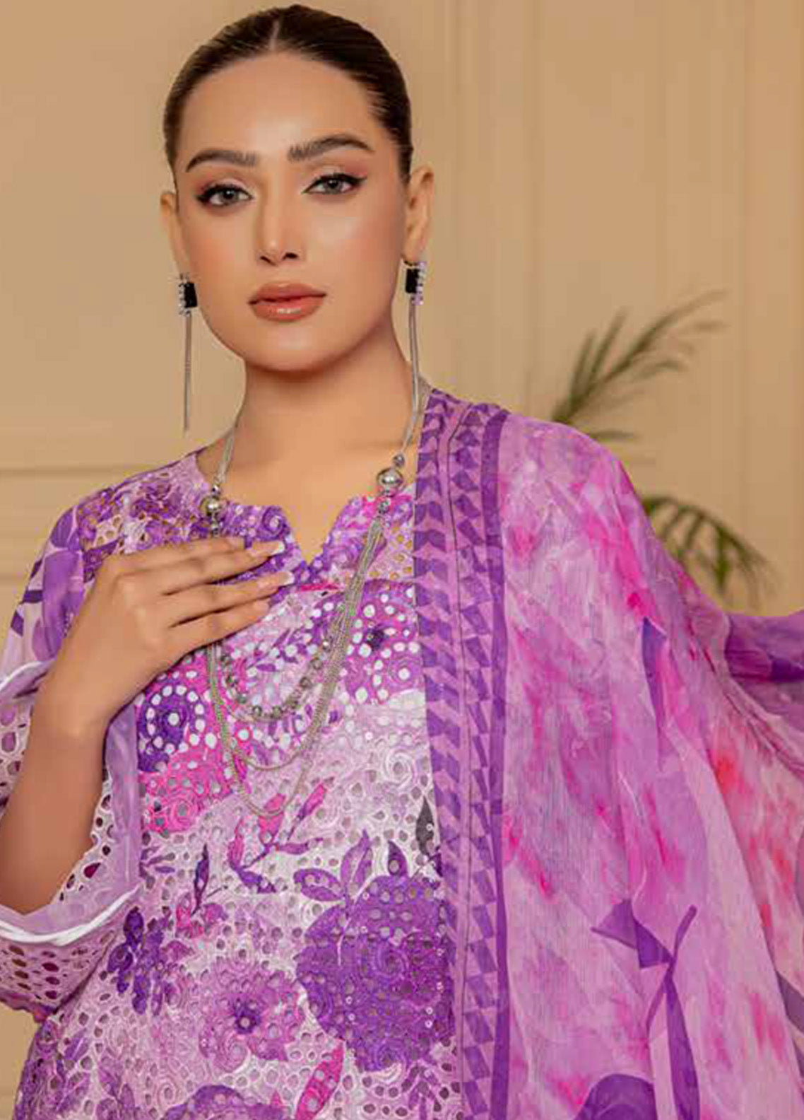 Rangkari By Noorjahan Embroidered Lawn 3 Piece Unstitched Suit NJ25R FLL-04 Rangkari By Noorjahan Embroidered Lawn 3 Piece Unstitched Suit NJ25R FLL-04