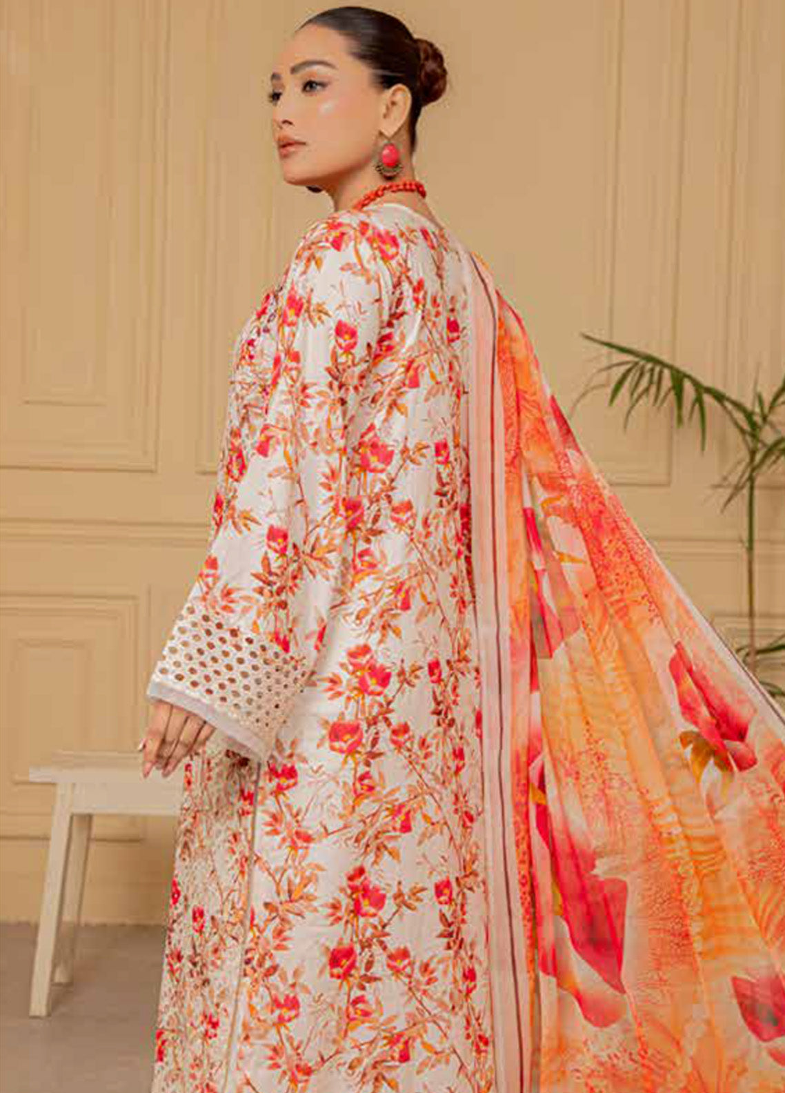 Rangkari By Noorjahan Embroidered Lawn 3 Piece Unstitched Suit NJ25R FLL-05 Rangkari By Noorjahan Embroidered Lawn 3 Piece Unstitched Suit NJ25R FLL-05