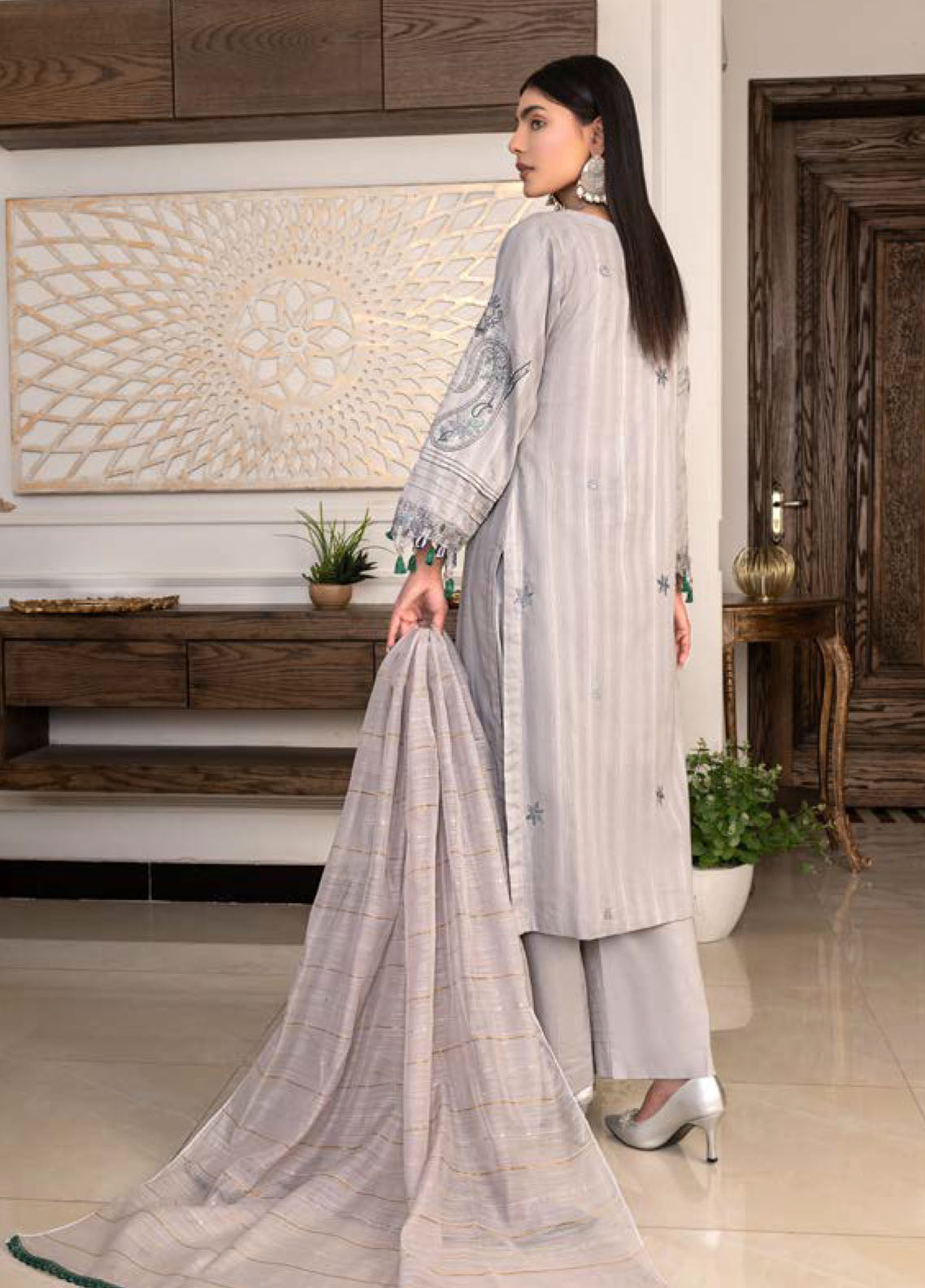 Rashq-E-Qamar By Noorjahan Eid Embroidered Lawn Dupatta 3 Piece Unstitched Suit NJ24RQEEL D-02 Rashq-E-Qamar By Noorjahan Eid Embroidered Lawn Dupatta 3 Piece Unstitched Suit NJ24RQEEL D-02