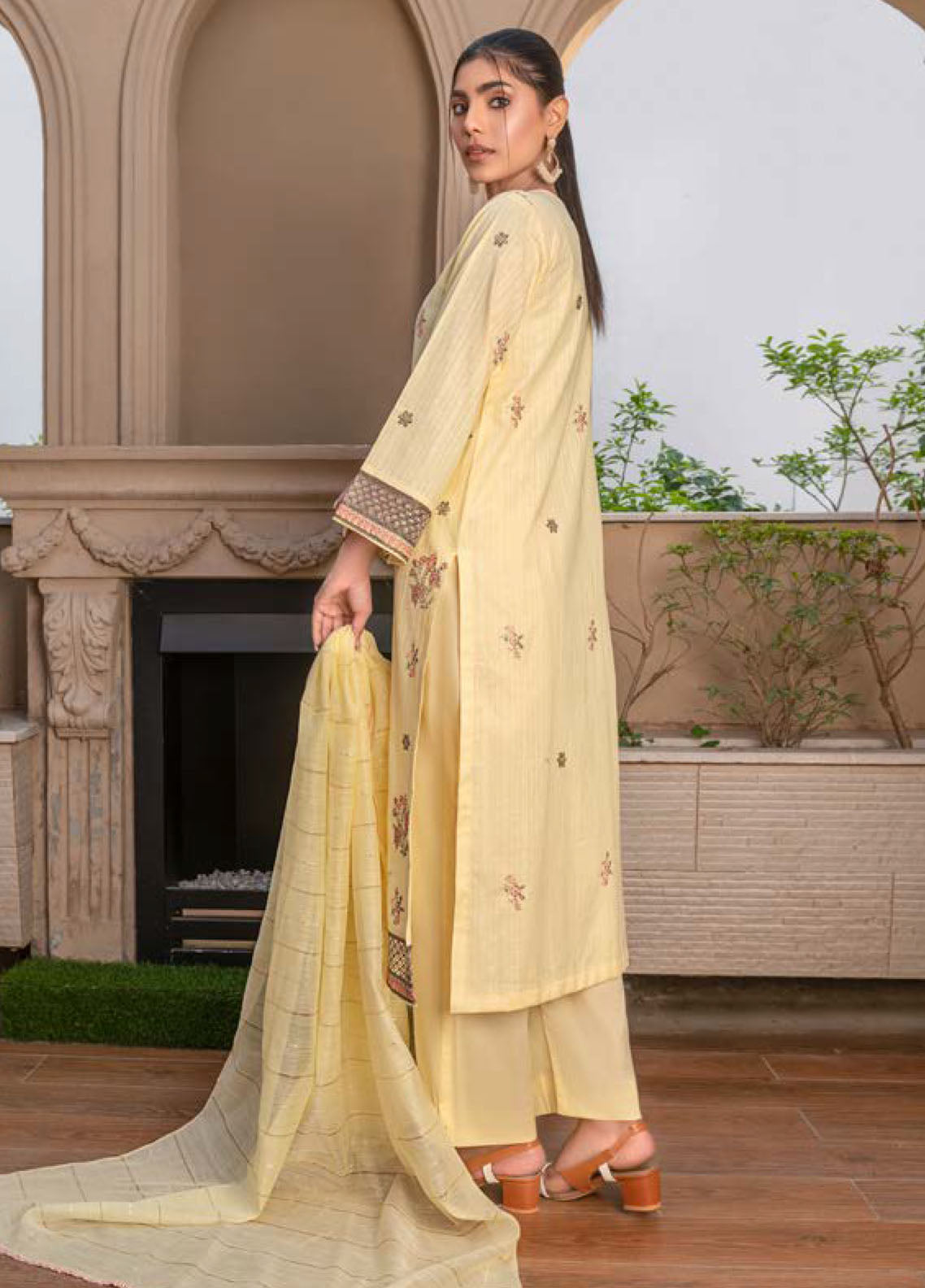 Rashq-E-Qamar By Noorjahan Eid Embroidered Lawn Dupatta 3 Piece Unstitched Suit NJ24RQEEL D-07 Rashq-E-Qamar By Noorjahan Eid Embroidered Lawn Dupatta 3 Piece Unstitched Suit NJ24RQEEL D-07