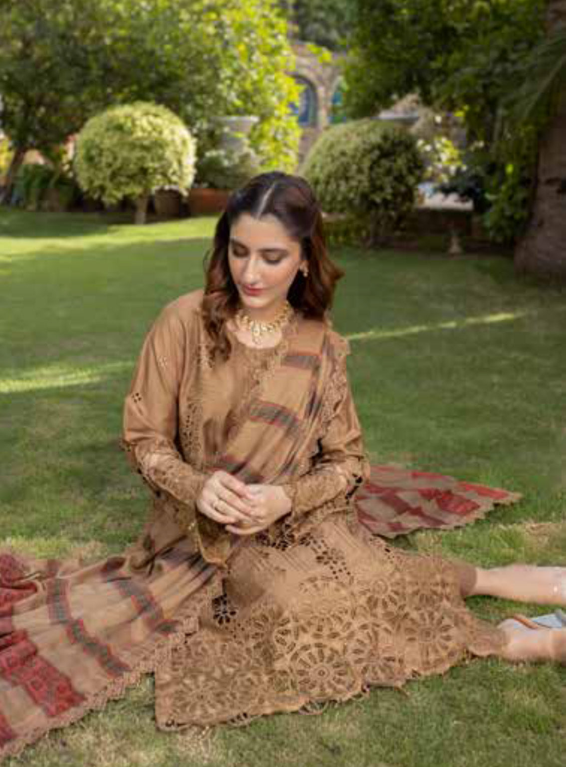 Raspberry By Schick Embroidered Schiffli Boring Viscose 3 Piece Unstitched Suit SDH24R D-04 Raspberry By Schick Embroidered Schiffli Boring Viscose 3 Piece Unstitched Suit SDH24R D-04