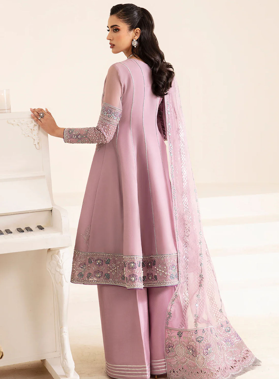 Reena By Alizeh Handcrafted Wedding Edit Chiffon 3 Piece Unstitched Suit ALZ24R AF-HM-4012 VIERA Reena By Alizeh Handcrafted Wedding Edit Chiffon 3 Piece Unstitched Suit ALZ24R AF-HM-4012 VIERA
