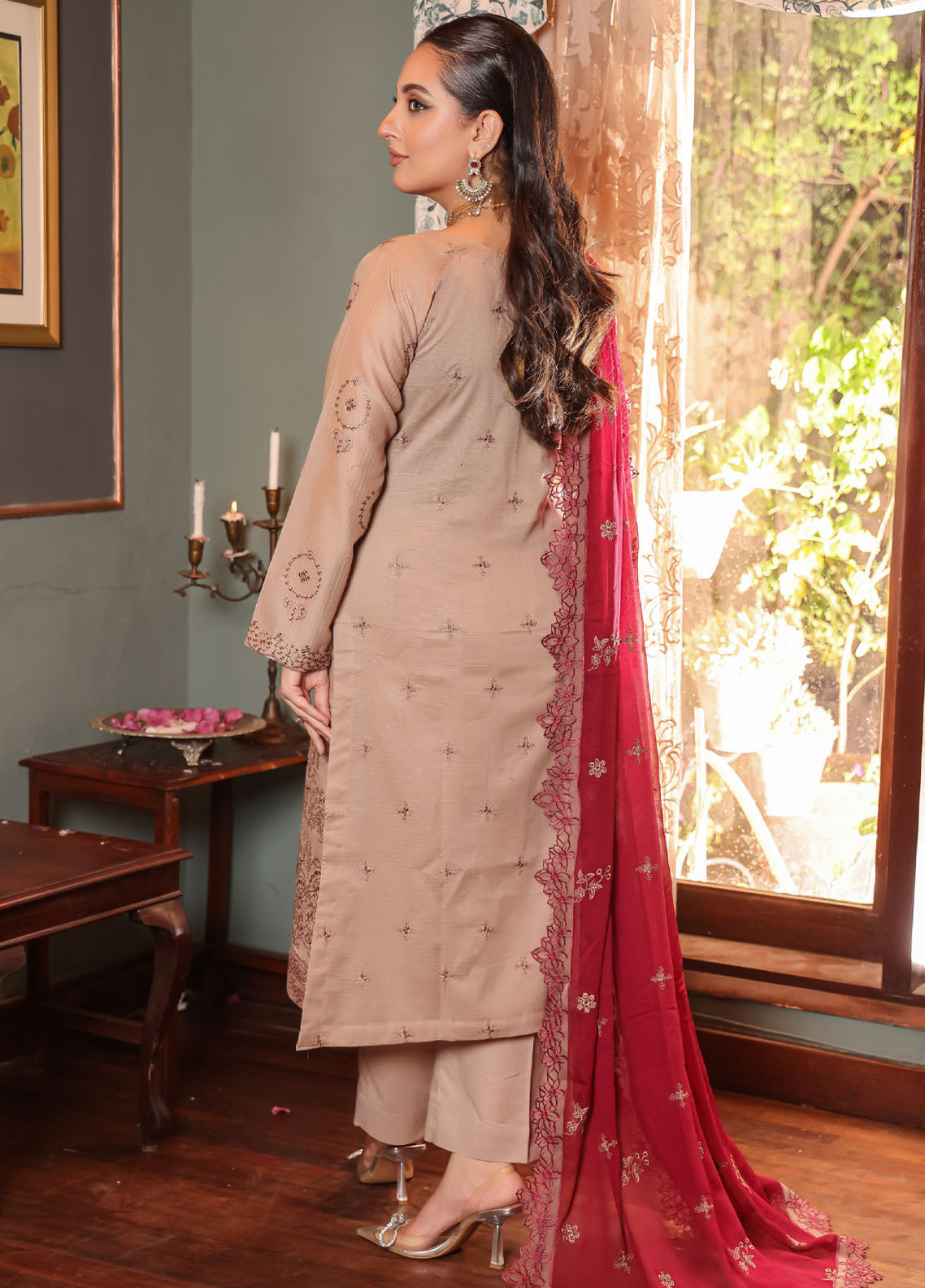 Republic By Schick Embroidered Doriya Lawn 3 Piece Unstitched Suit SDH26REDL D-04 Republic By Schick Embroidered Doriya Lawn 3 Piece Unstitched Suit SDH26REDL D-04