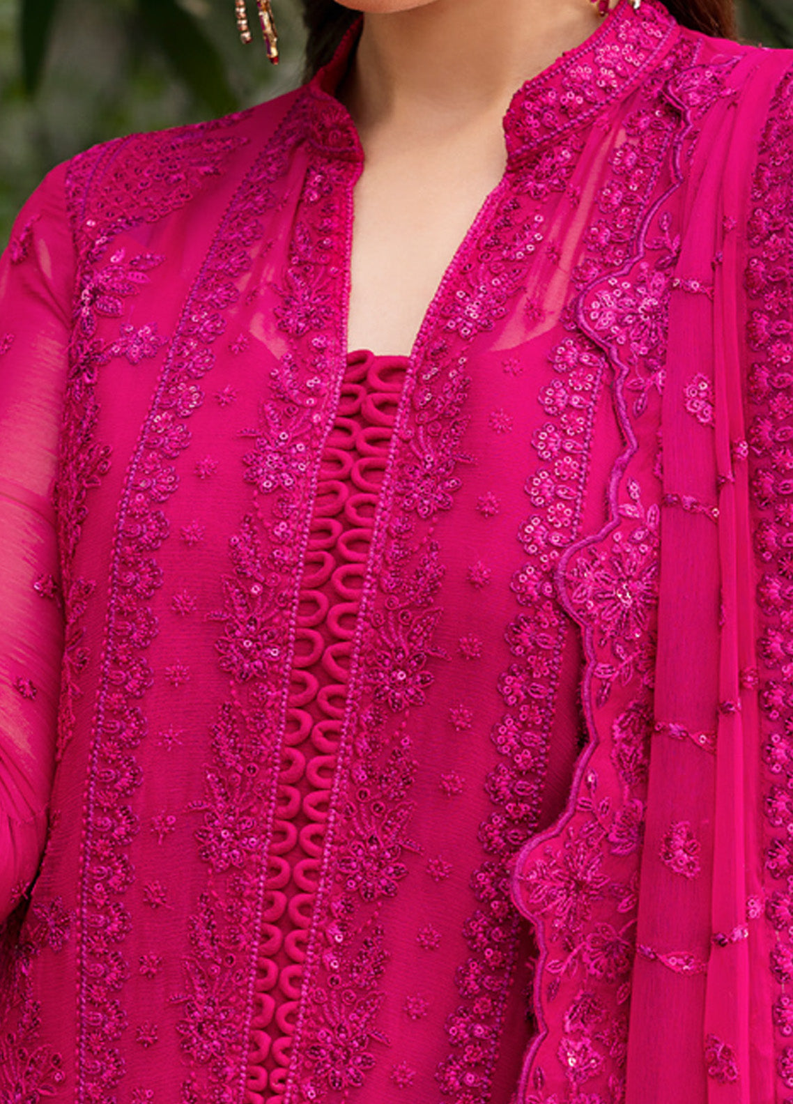 Reverie By Gulaal Embroidered Chiffon 3 Piece Unstitched Suit GL25R D-01 ZEVIRA Reverie By Gulaal Embroidered Chiffon 3 Piece Unstitched Suit GL25R D-01 ZEVIRA