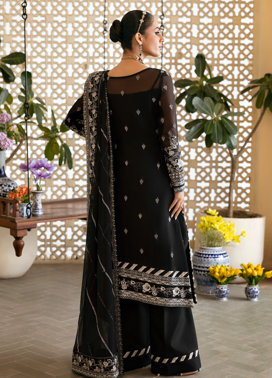 Reverie By Gulaal Embroidered Chiffon 3 Piece Unstitched Suit GL25R D-07 NYRA Reverie By Gulaal Embroidered Chiffon 3 Piece Unstitched Suit GL25R D-07 NYRA