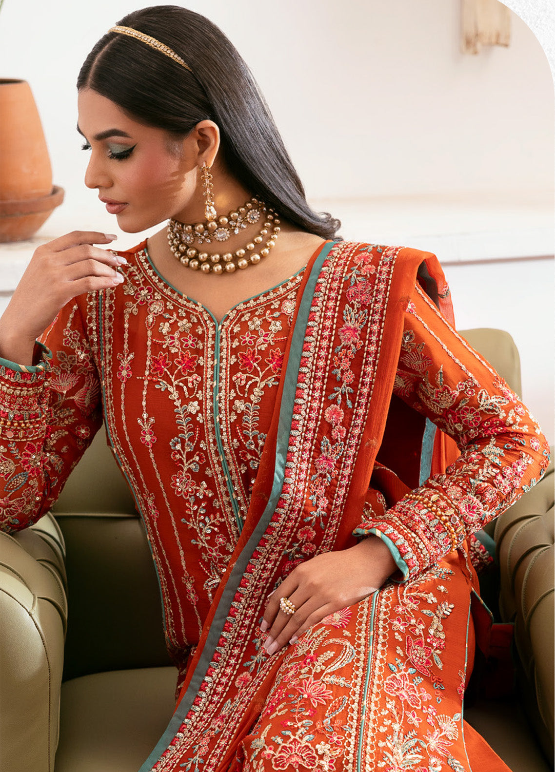 Reverie By Gulaal Embroidered Chiffon 3 Piece Unstitched Suit GL25R D-10 ZARNA Reverie By Gulaal Embroidered Chiffon 3 Piece Unstitched Suit GL25R D-10 ZARNA