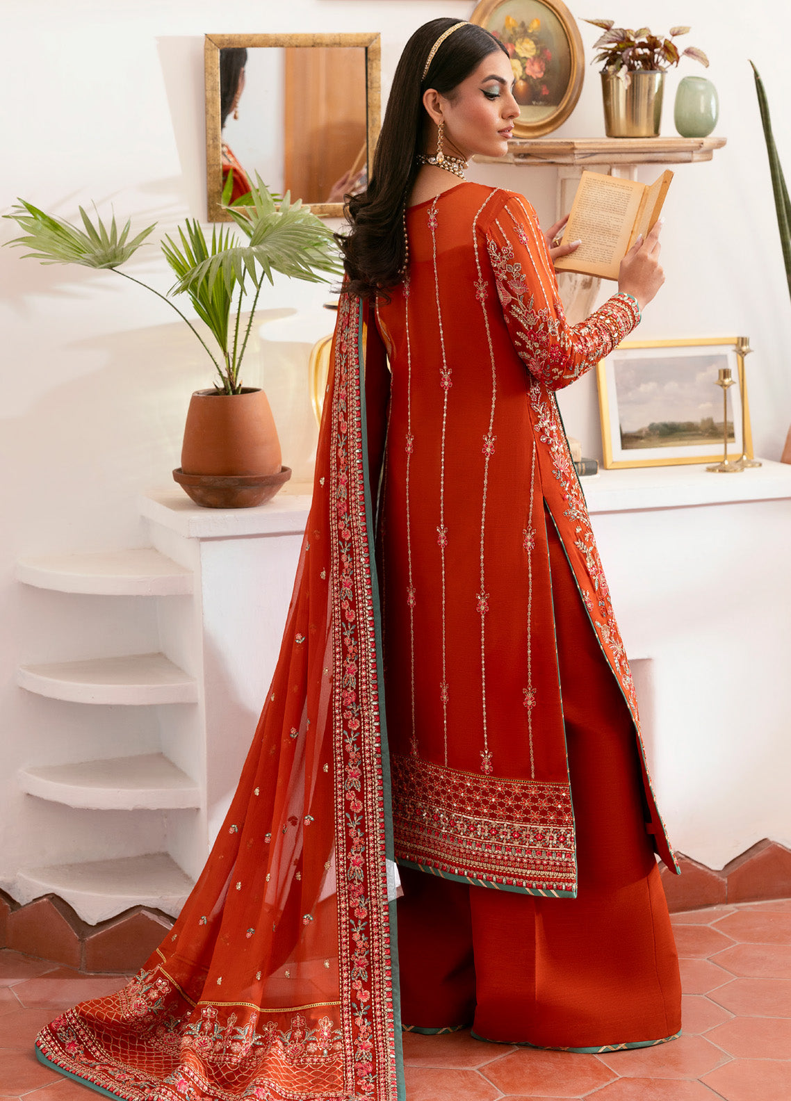 Reverie By Gulaal Embroidered Chiffon 3 Piece Unstitched Suit GL25R D-10 ZARNA Reverie By Gulaal Embroidered Chiffon 3 Piece Unstitched Suit GL25R D-10 ZARNA
