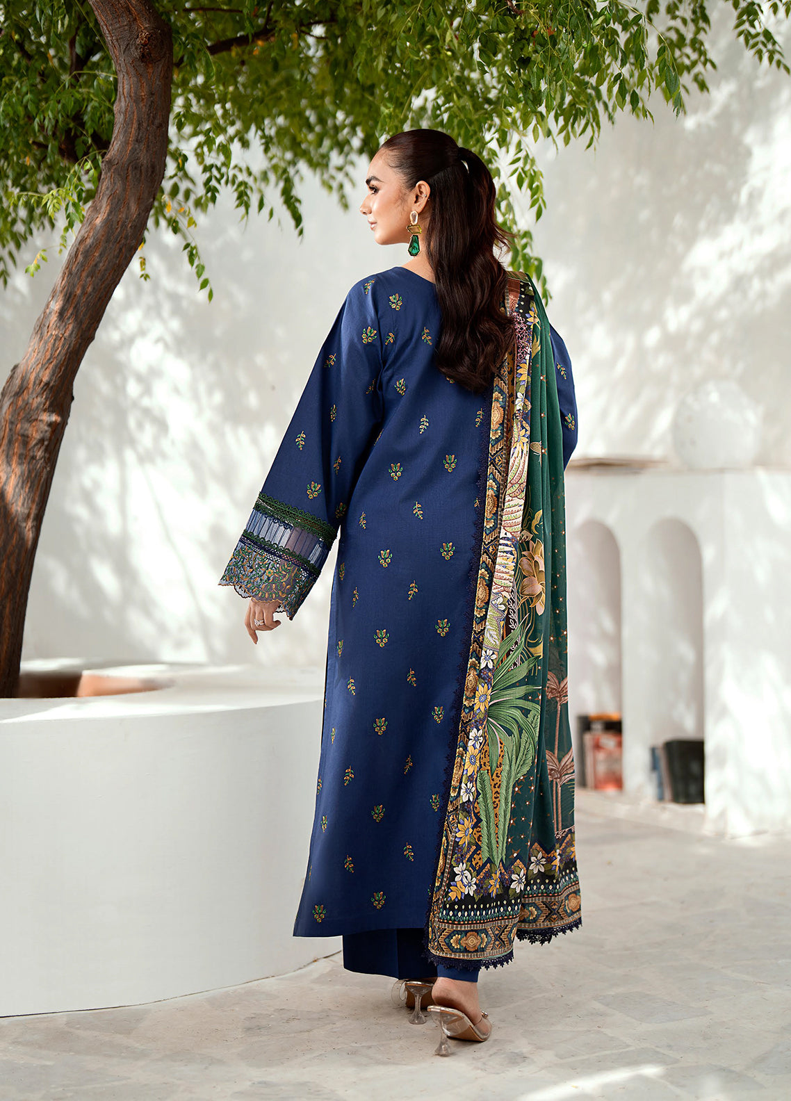 Riwaayat By Bin Ilyas Embroidered Lawn 3 Piece Unstitched Suit BI24R 302 A Riwaayat By Bin Ilyas Embroidered Lawn 3 Piece Unstitched Suit BI24R 302 A