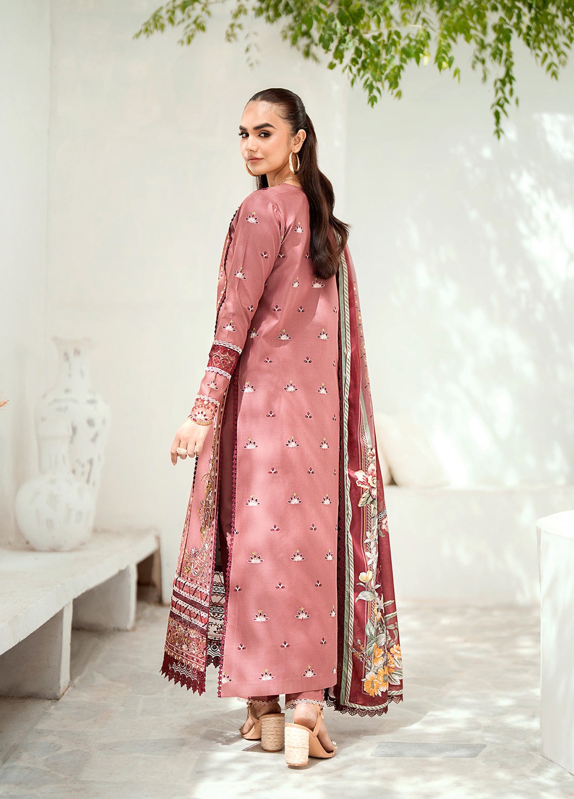 Riwaayat By Bin Ilyas Embroidered Lawn 3 Piece Unstitched Suit BI24R 305 A Riwaayat By Bin Ilyas Embroidered Lawn 3 Piece Unstitched Suit BI24R 305 A