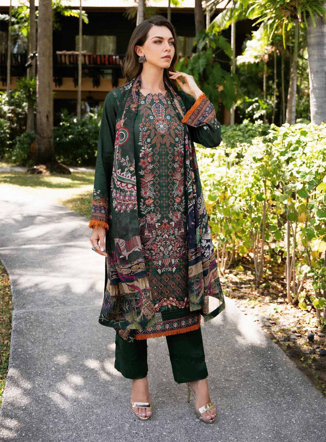 Riwayat By Ramsha Embroidered Lawn 3 Piece Unstitched Suit RM25RLEL Y-1112 Riwayat By Ramsha Embroidered Lawn 3 Piece Unstitched Suit RM25RLEL Y-1112
