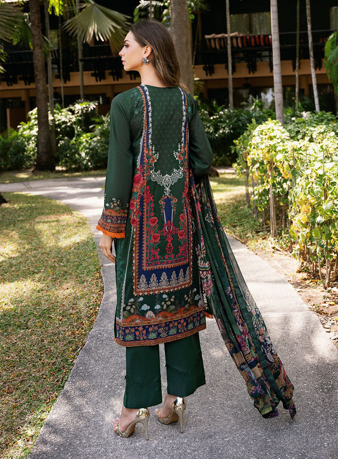 Riwayat By Ramsha Embroidered Lawn 3 Piece Unstitched Suit RM25RLEL Y-1112 Riwayat By Ramsha Embroidered Lawn 3 Piece Unstitched Suit RM25RLEL Y-1112