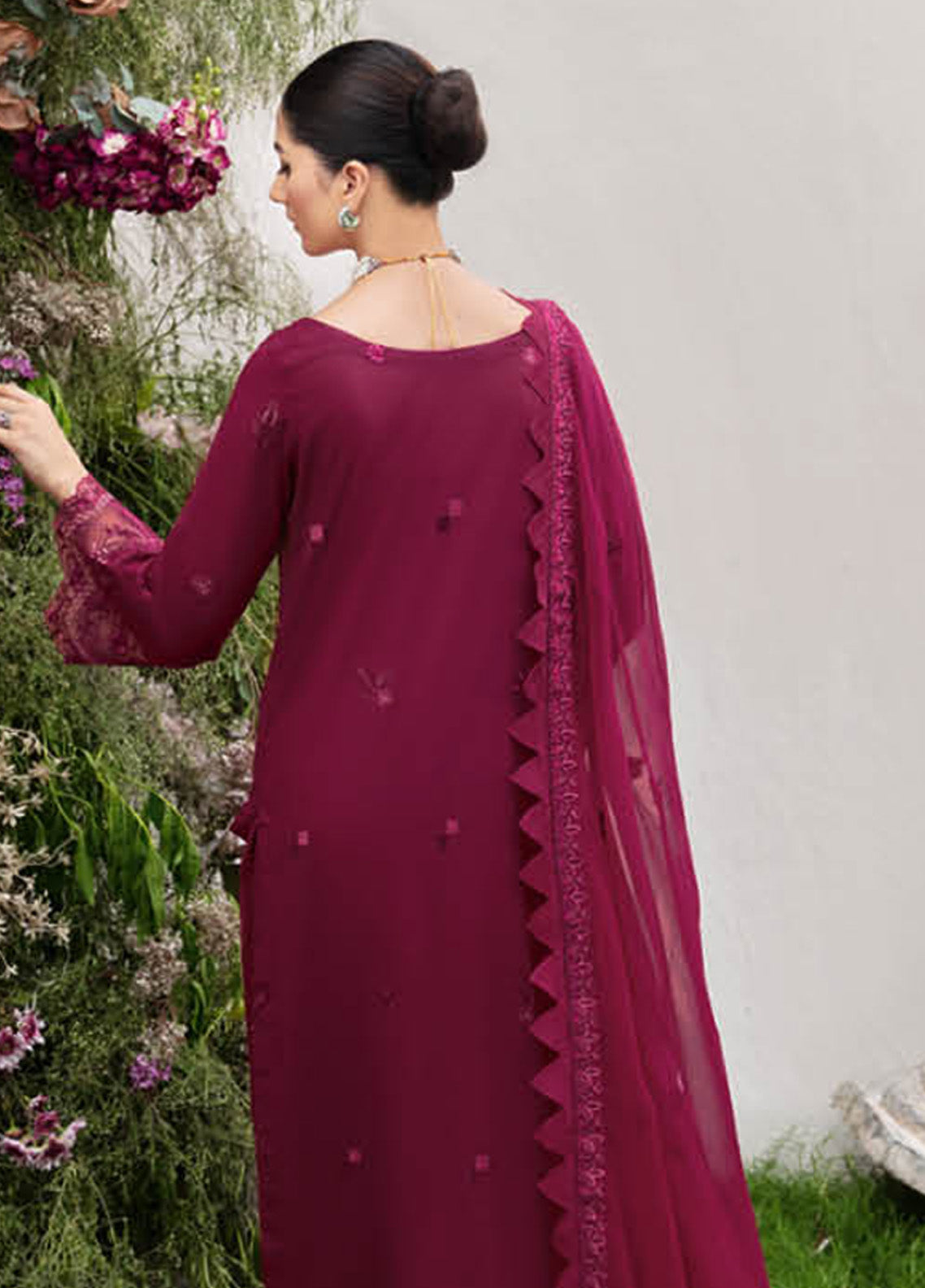 Riwayat By Ramsha Embroidered Lawn 3 Piece Unstitched Suit RM25RV10 D-Y-1001 Riwayat By Ramsha Embroidered Lawn 3 Piece Unstitched Suit RM25RV10 D-Y-1001