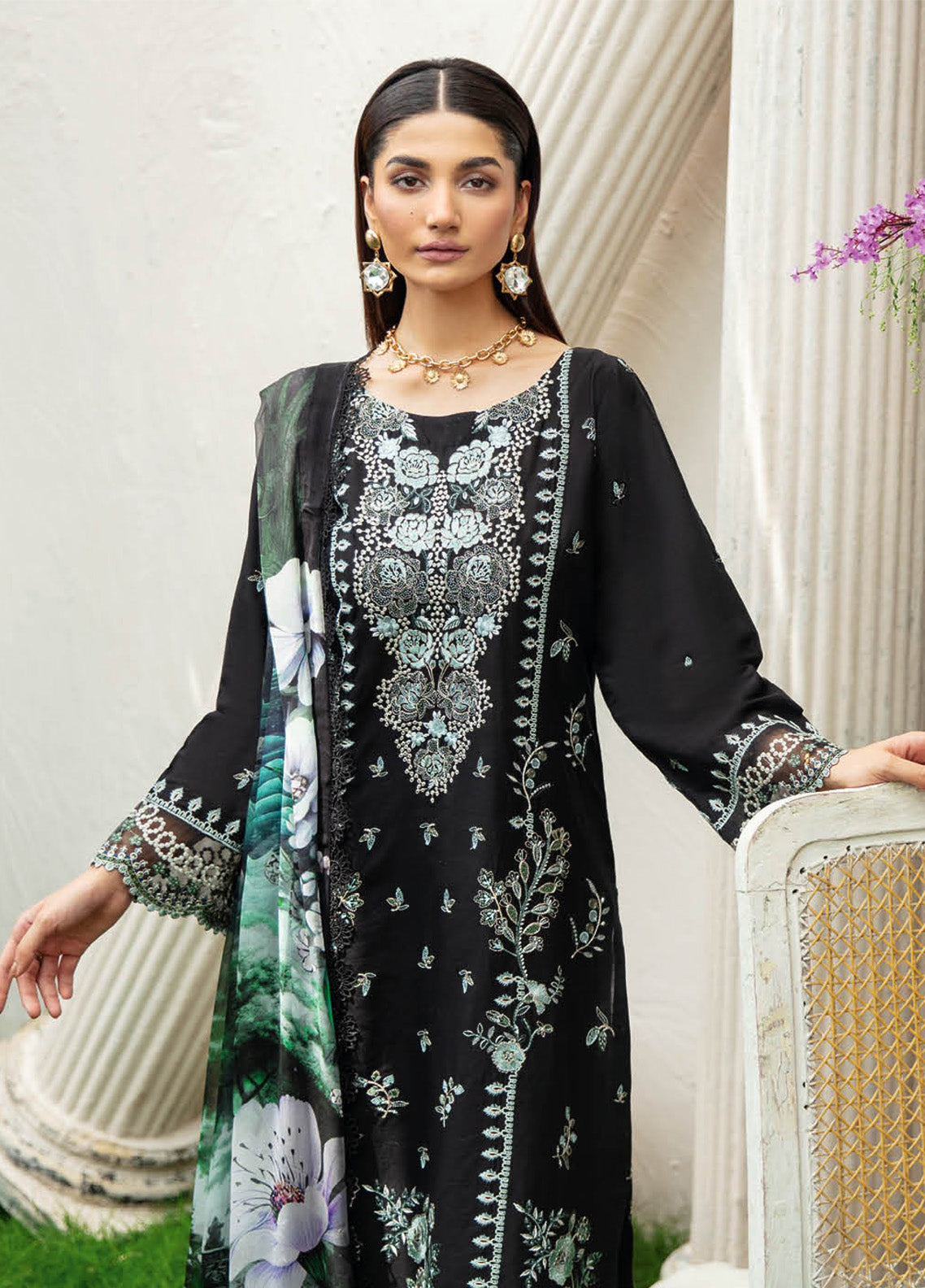 Riwayat By Ramsha Embroidered Lawn 3 Piece Unstitched Suit RM25RV10 D-Y-1004 Riwayat By Ramsha Embroidered Lawn 3 Piece Unstitched Suit RM25RV10 D-Y-1004