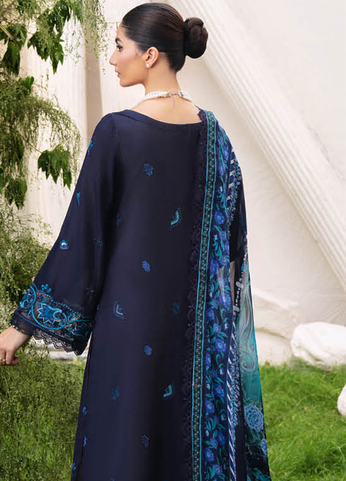 Riwayat By Ramsha Embroidered Lawn 3 Piece Unstitched Suit RM25RV10 D-Y-1005 Riwayat By Ramsha Embroidered Lawn 3 Piece Unstitched Suit RM25RV10 D-Y-1005