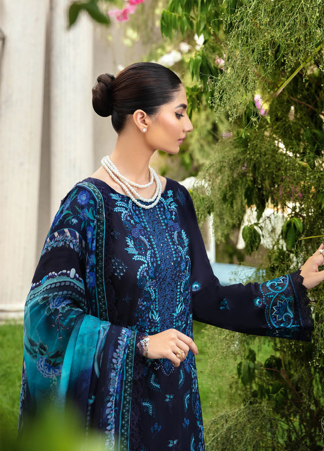 Riwayat By Ramsha Embroidered Lawn 3 Piece Unstitched Suit RM25RV10 D-Y-1005 Riwayat By Ramsha Embroidered Lawn 3 Piece Unstitched Suit RM25RV10 D-Y-1005
