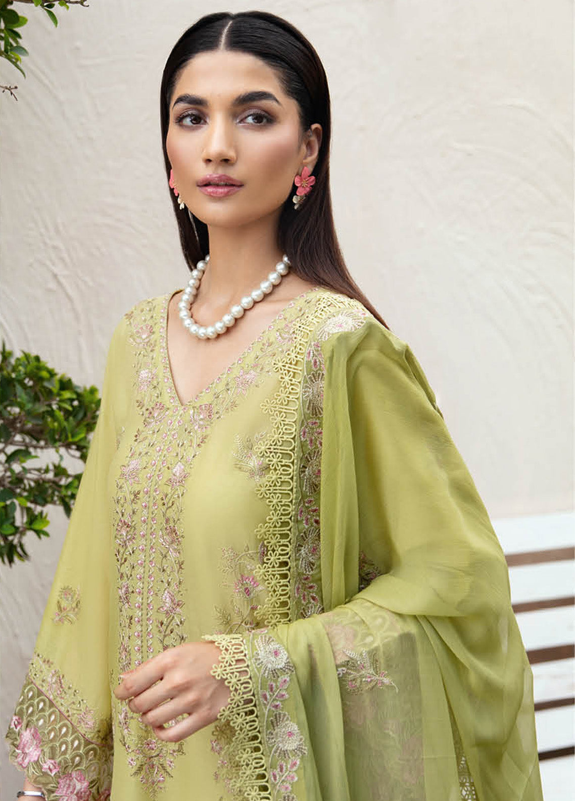 Riwayat By Ramsha Embroidered Lawn 3 Piece Unstitched Suit RM25RV10 D-Y-1007 Riwayat By Ramsha Embroidered Lawn 3 Piece Unstitched Suit RM25RV10 D-Y-1007