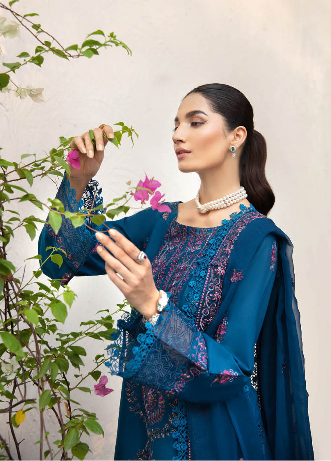 Riwayat By Ramsha Embroidered Lawn 3 Piece Unstitched Suit RM25RV10 D-Y-1008 Riwayat By Ramsha Embroidered Lawn 3 Piece Unstitched Suit RM25RV10 D-Y-1008