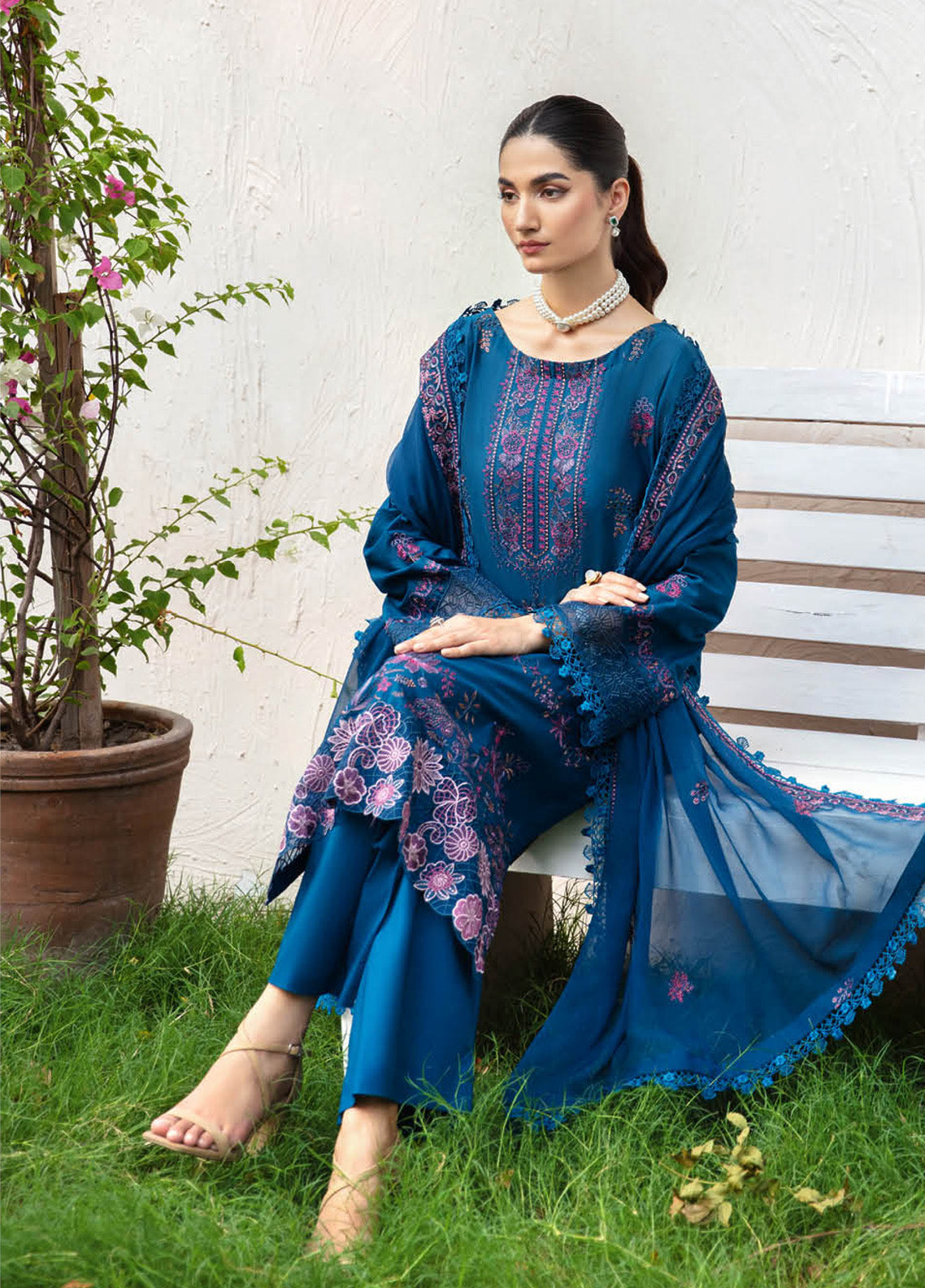 Riwayat By Ramsha Embroidered Lawn 3 Piece Unstitched Suit RM25RV10 D-Y-1008 Riwayat By Ramsha Embroidered Lawn 3 Piece Unstitched Suit RM25RV10 D-Y-1008