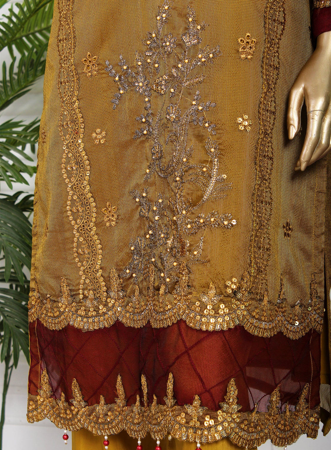 Romosh Fancy Embroidered Chiffon 3 Piece Stitched Suit - RNPC24FE RO-113 VOGUE DIVA Romosh Fancy Embroidered Chiffon 3 Piece Stitched Suit - RNPC24FE RO-113 VOGUE DIVA