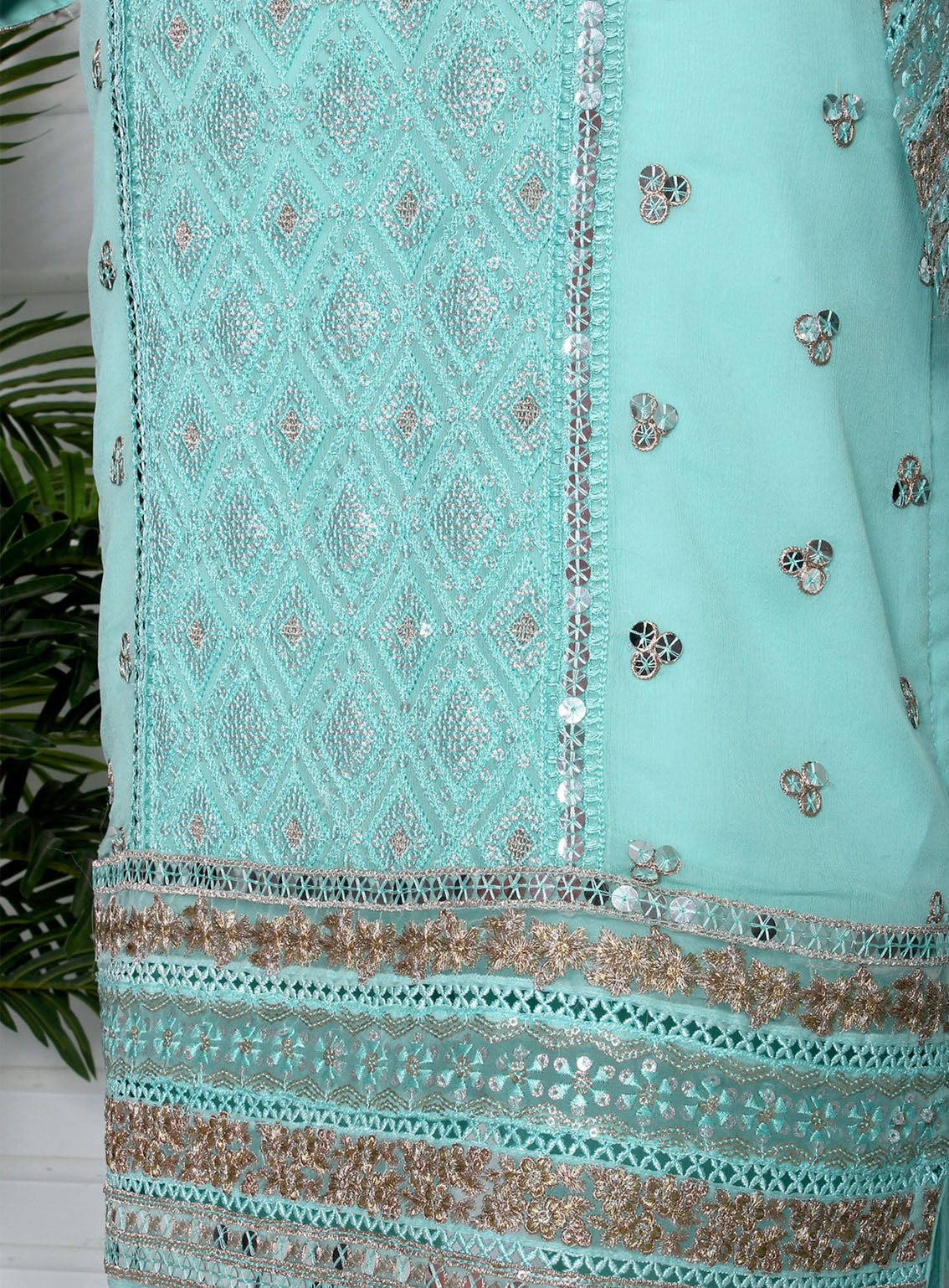 Romosh Fancy Embroidered Chiffon 3 Piece Stitched Suit - RNPC24FE RO-132 DAIMOND DIVA Romosh Fancy Embroidered Chiffon 3 Piece Stitched Suit - RNPC24FE RO-132 DAIMOND DIVA