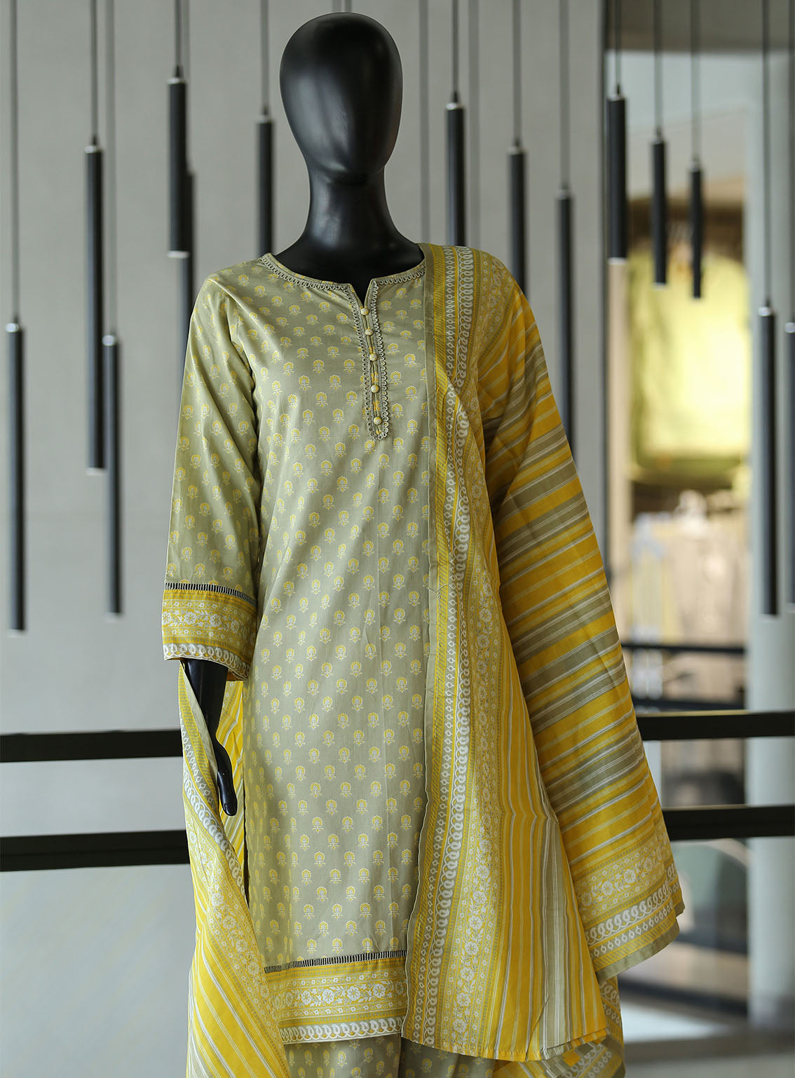 Royal Fashion Digital Printed Lawn 3 Piece Stitched Suit - RF24DPL BS-01 Royal Fashion Digital Printed Lawn 3 Piece Stitched Suit - RF24DPL BS-01