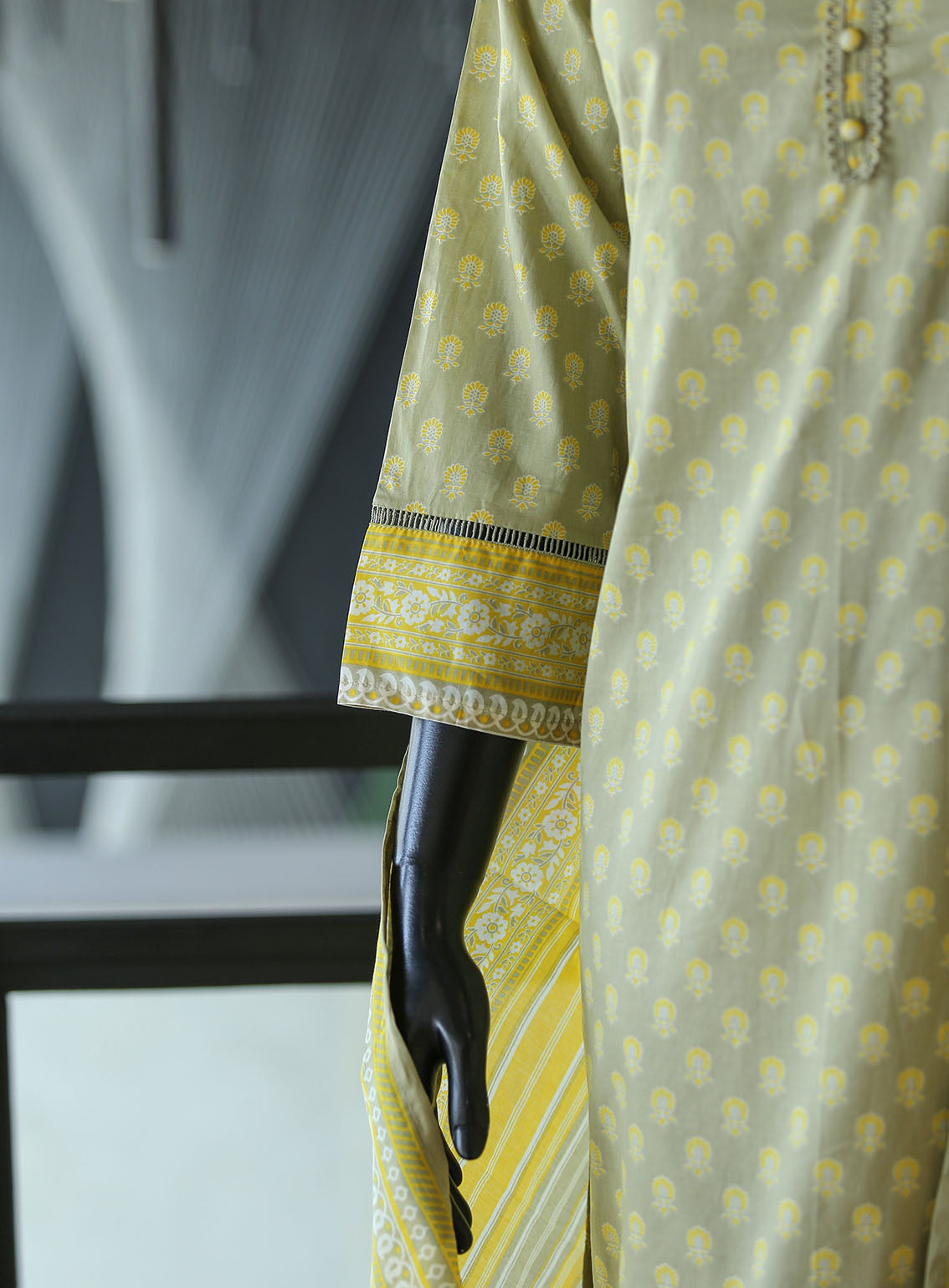 Royal Fashion Digital Printed Lawn 3 Piece Stitched Suit - RF24DPL BS-01 Royal Fashion Digital Printed Lawn 3 Piece Stitched Suit - RF24DPL BS-01