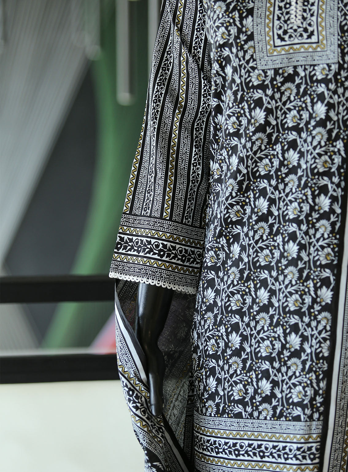 Royal Fashion Digital Printed Lawn 3 Piece Stitched Suit - RF24DPL BS-05 Royal Fashion Digital Printed Lawn 3 Piece Stitched Suit - RF24DPL BS-05