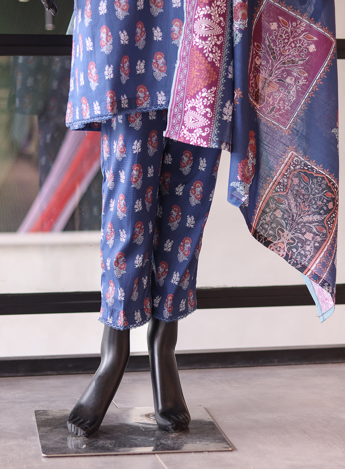 Royal Fashion Digital Printed Lawn 3 Piece Stitched Suit RF24PL SNSC-04 Royal Fashion Digital Printed Lawn 3 Piece Stitched Suit RF24PL SNSC-04