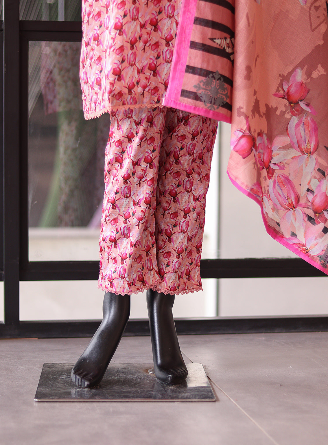 Royal Fashion Digital Printed Lawn 3 Piece Stitched Suit RF24PL SNSC-10 Royal Fashion Digital Printed Lawn 3 Piece Stitched Suit RF24PL SNSC-10
