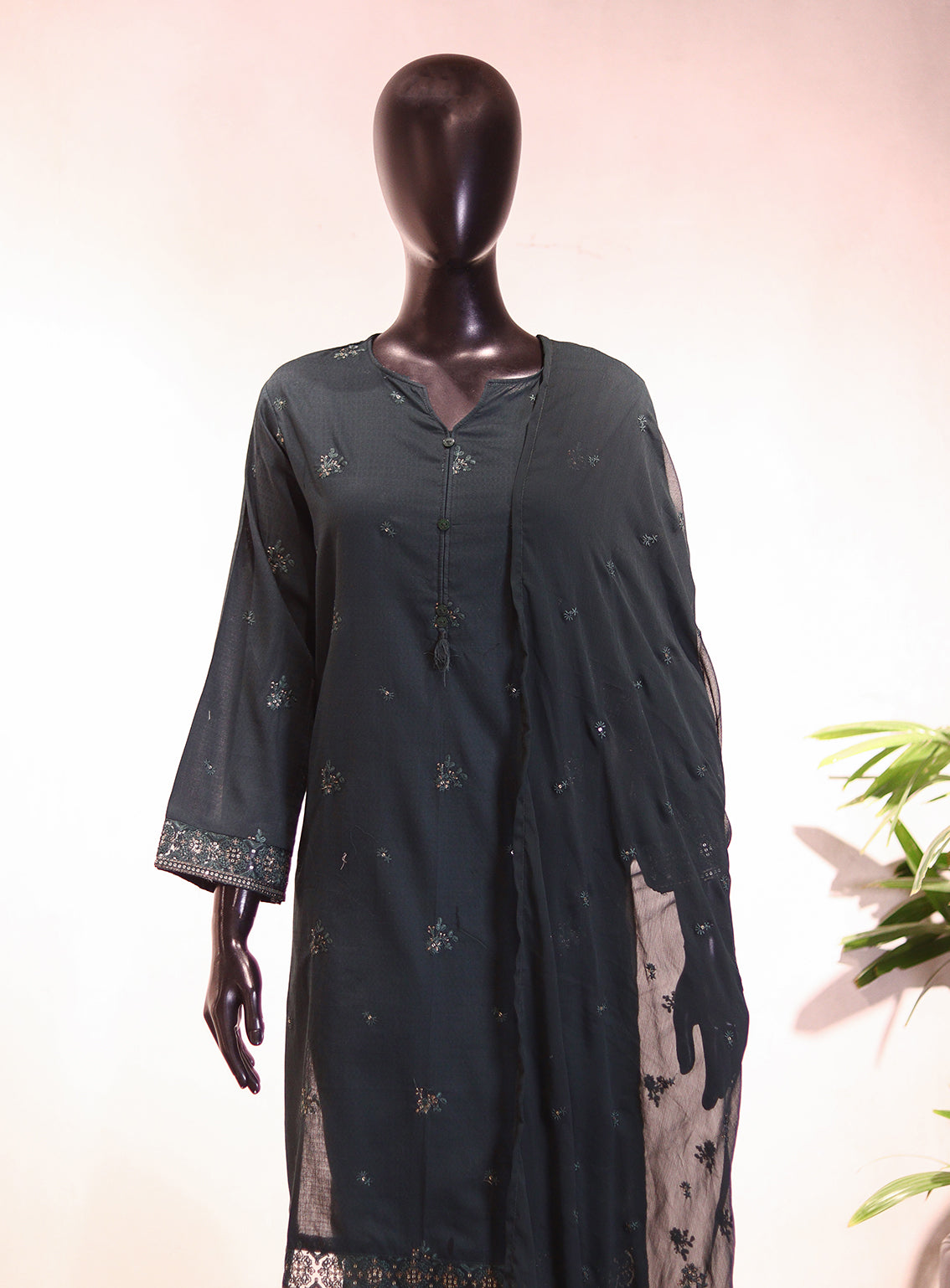 Royal Fashion Embroidered Lawn 3 Piece Stitched Suit RF26EP D-SNSC-SQ375 DGN Royal Fashion Embroidered Lawn 3 Piece Stitched Suit RF26EP D-SNSC-SQ375 DGN