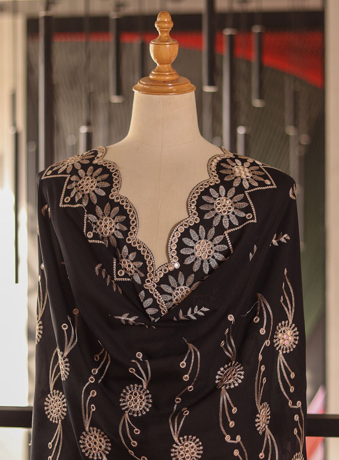 Royal Fashion Embroidered Lawn Stitched Dupatta / Chaadar RF24DC T124-9J22-RK BLK Royal Fashion Embroidered Lawn Stitched Dupatta / Chaadar RF24DC T124-9J22-RK BLK